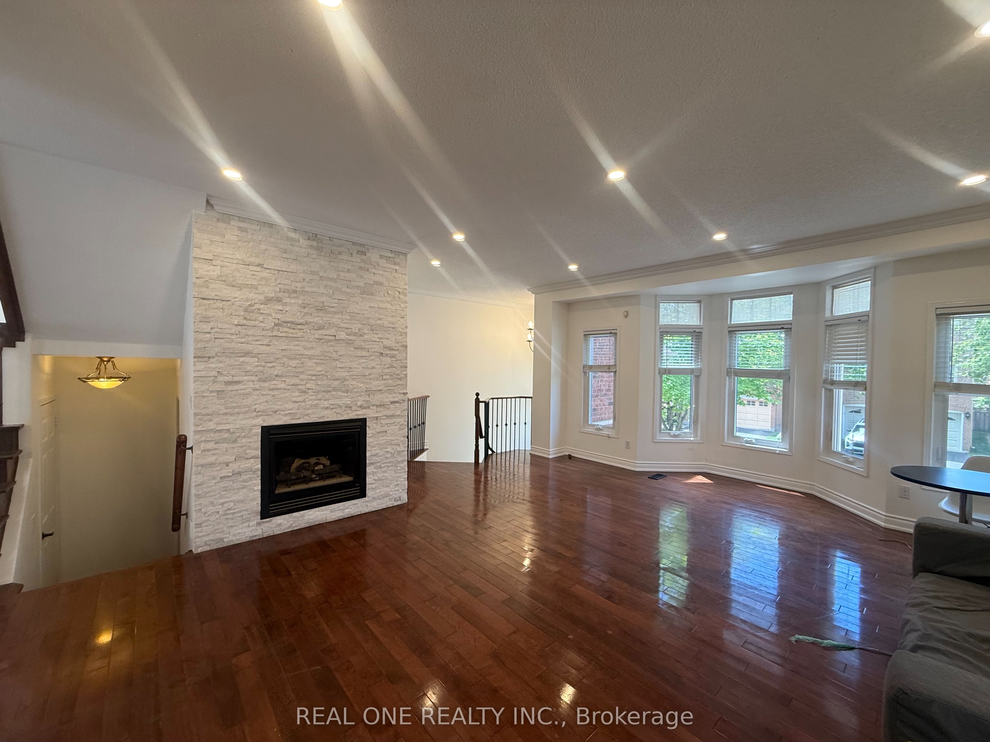 93 Brunswick Avenue, Markham, ON L6C 2E6 photo 2