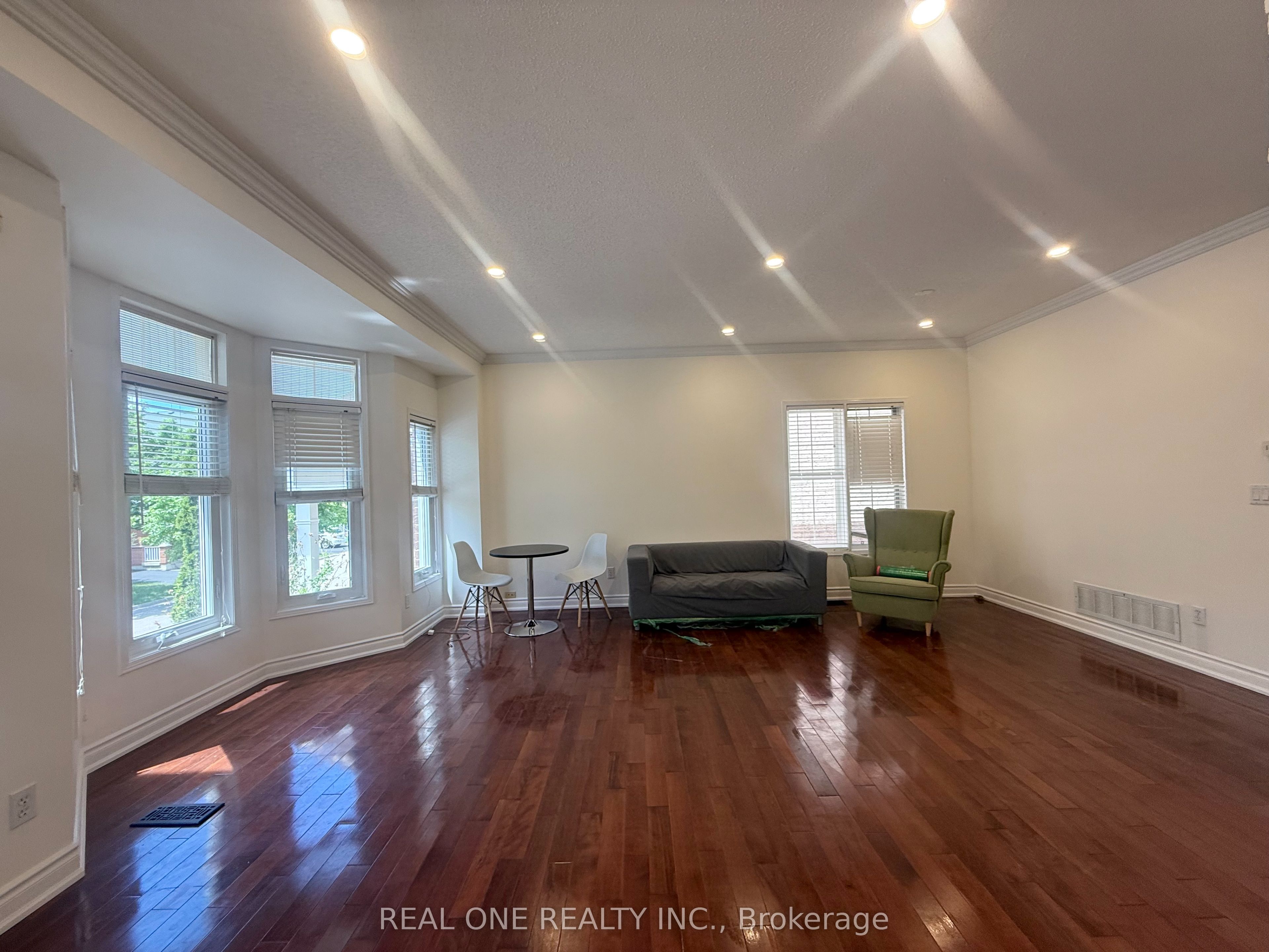93 Brunswick Avenue, Markham, ON L6C 2E6 photo 4