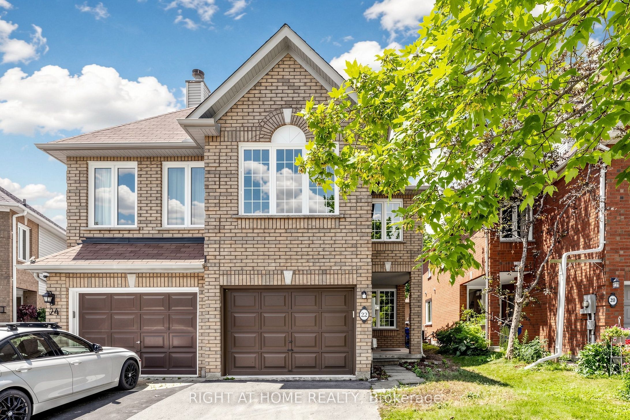 22 Foxtail Ridge, Newmarket, ON L3X 1Z6