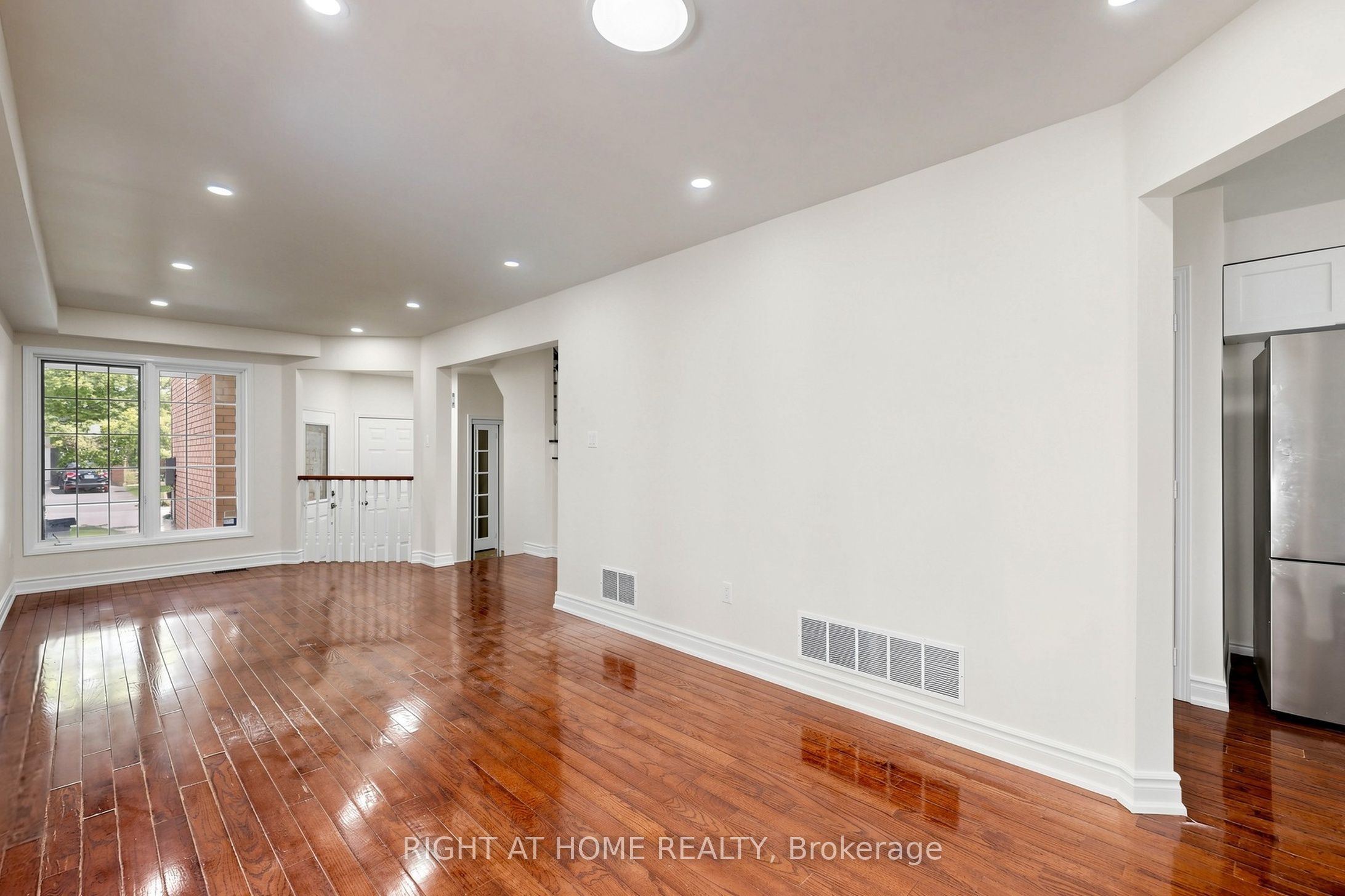 22 Foxtail Ridge, Newmarket, ON L3X 1Z6 photo 4
