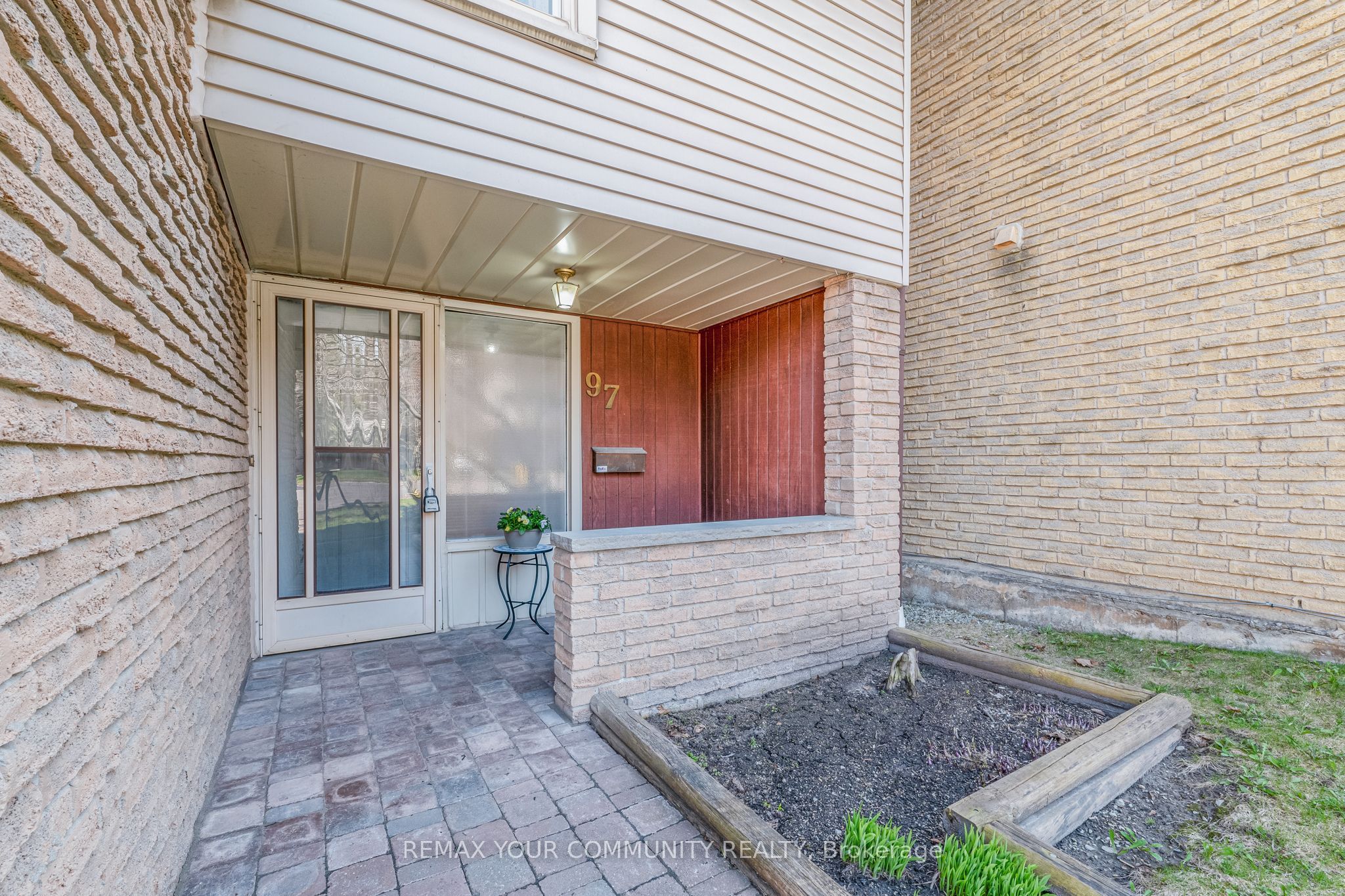 97 Poplar Crescent, Aurora, ON L4G 3M4 photo 3