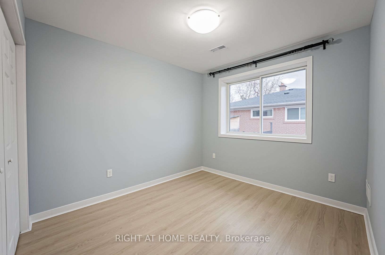 250 Beechy Drive MAIN, Richmond Hill, ON L4C 2X7 photo 5