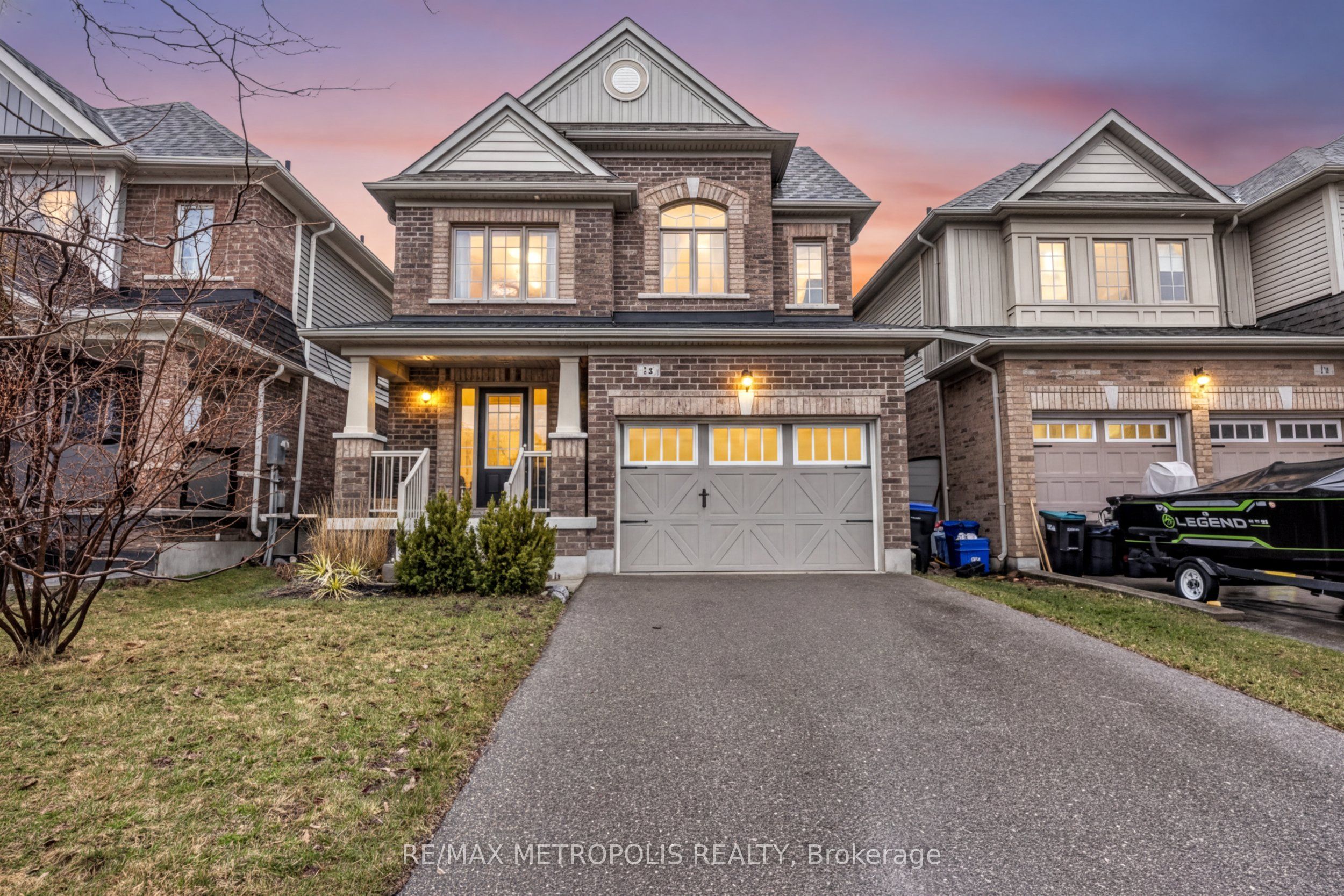 16 Treetops Boulevard, New Tecumseth, ON L9R 0M3