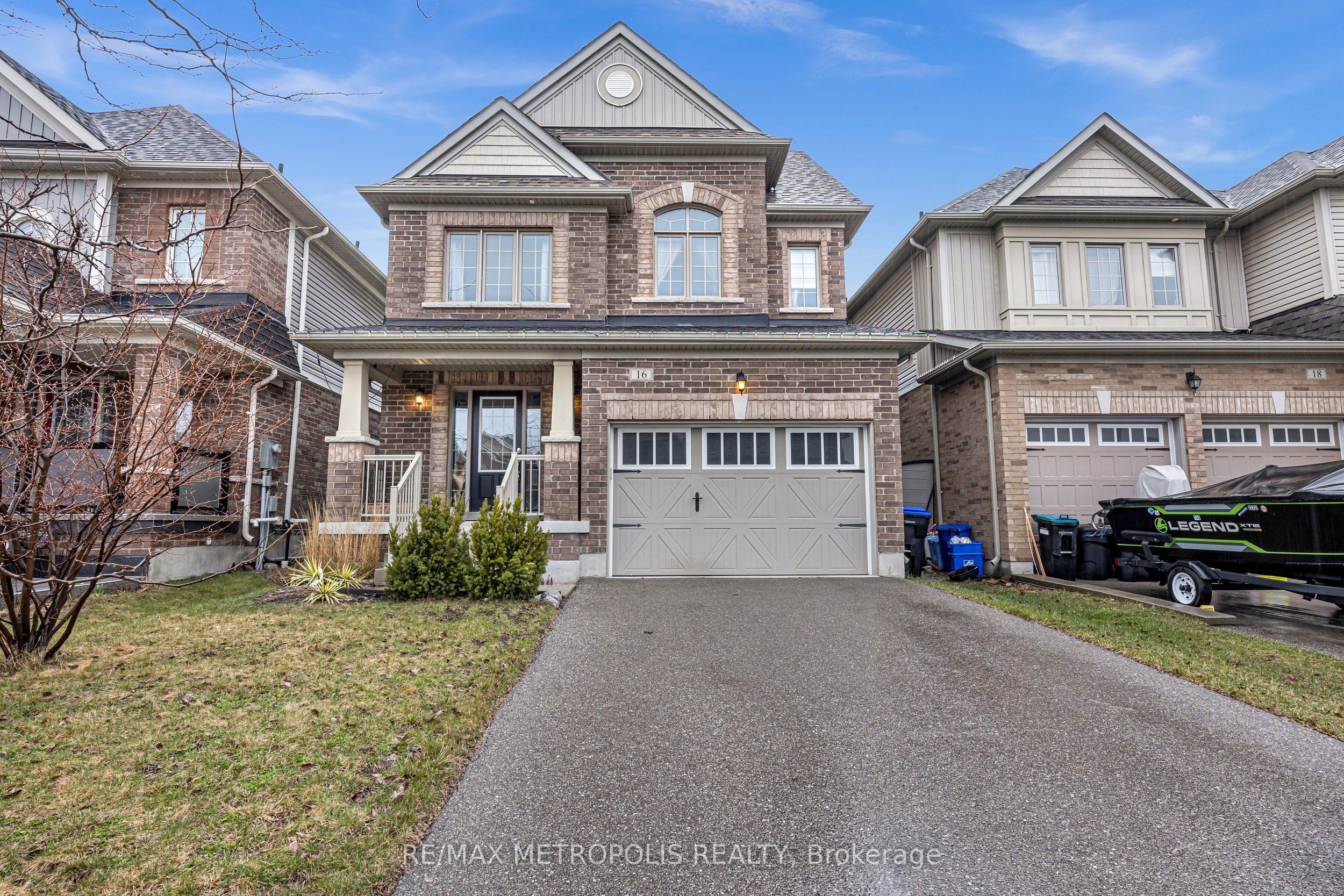 16 Treetops Boulevard, New Tecumseth, ON L9R 0M3 photo 2