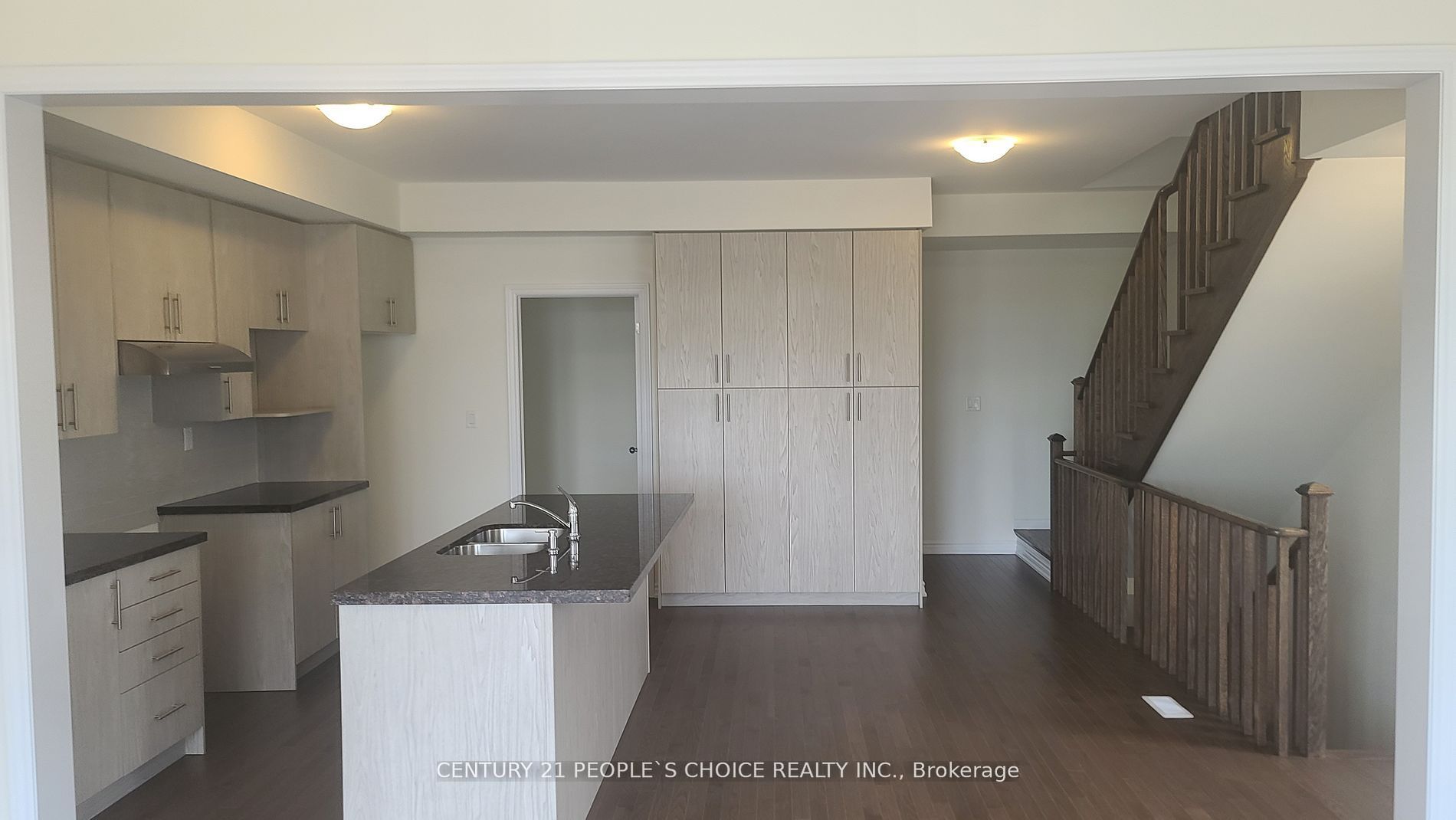 161 Blick Crescent, Aurora, ON L4G 4A7 photo 3