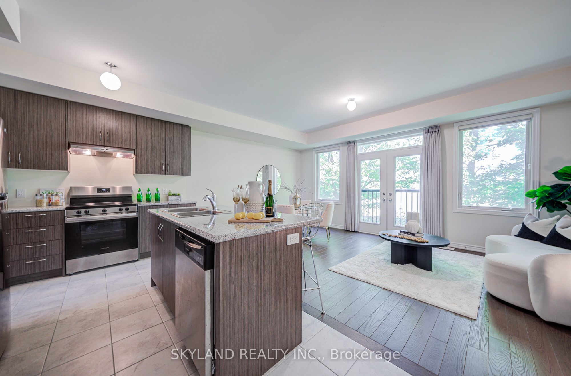 66 Puisaya Drive, Richmond Hill, ON L4E 1L2 photo 4