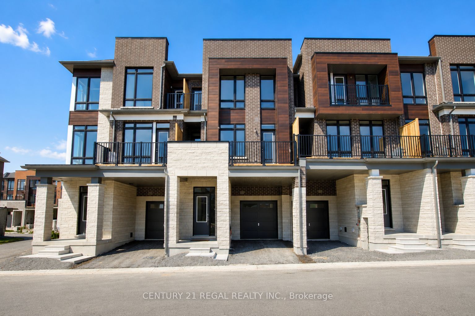 30 Gunton Street, Aurora, ON L4G 7B6 photo 2