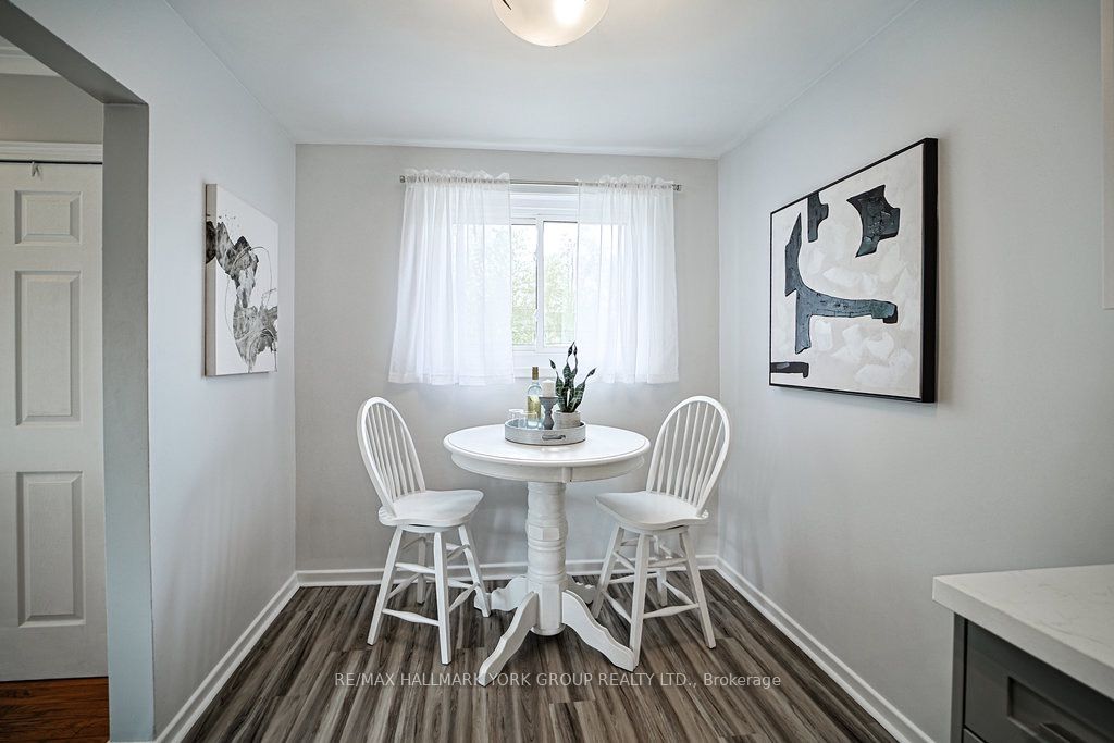 689 Sunnypoint Drive, Newmarket, ON L3Y 2Z7 photo 4