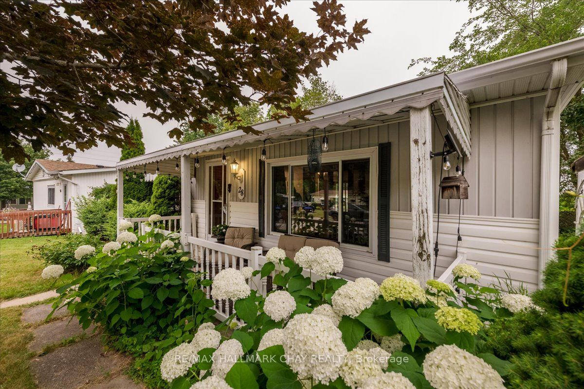 28 Flora Court, Innisfil, ON L9S 1R4 photo 2