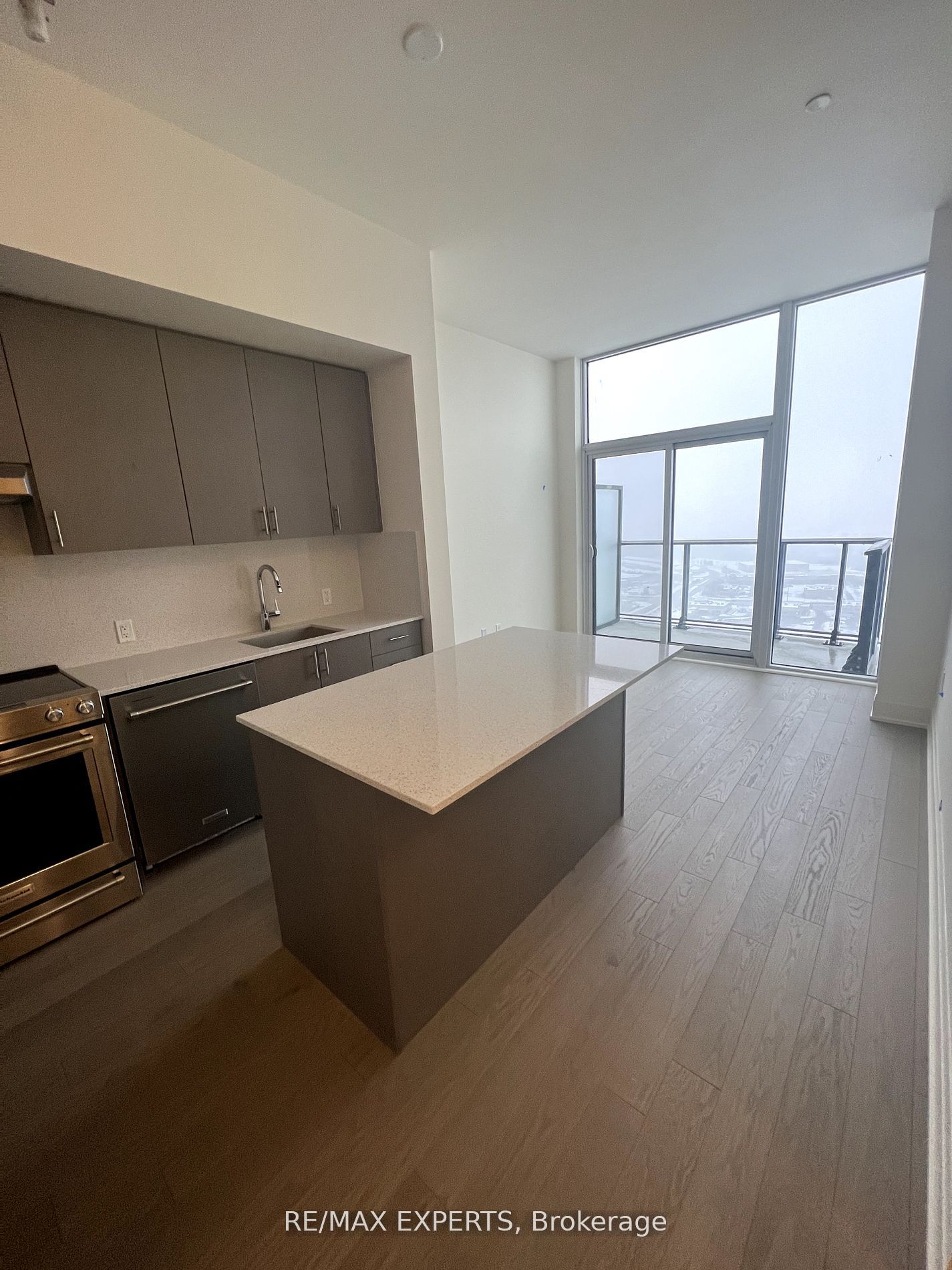 9000 Jane Street N PH216, Vaughan, ON L4K 2M9 photo 2