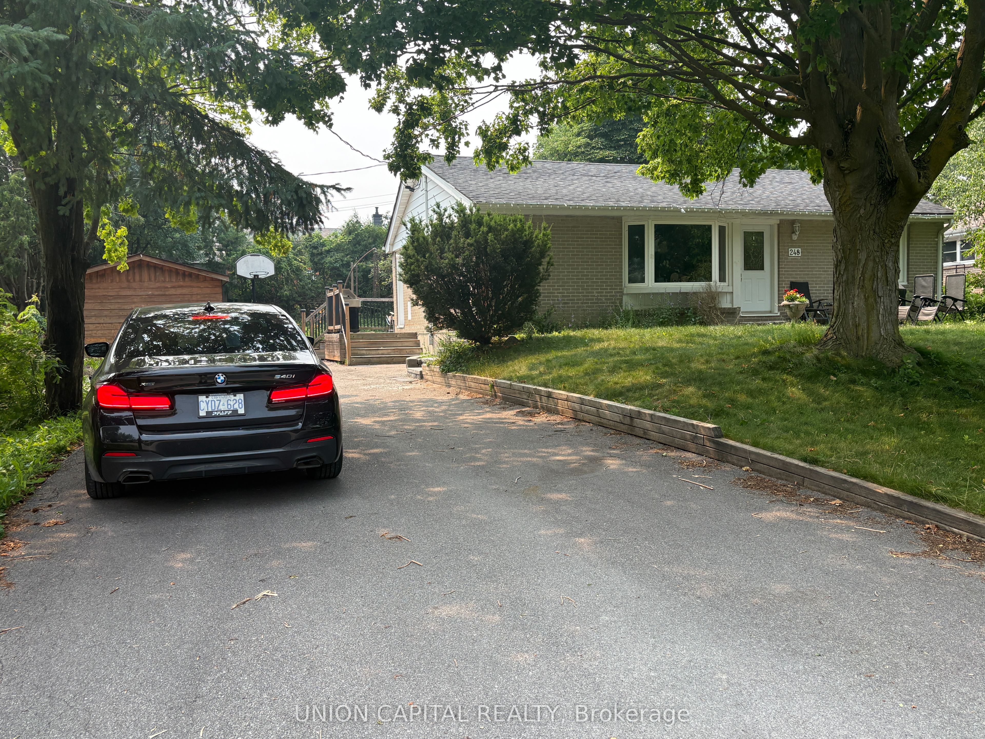 248 James Avenue Lower, Newmarket, ON L3Y 4R8