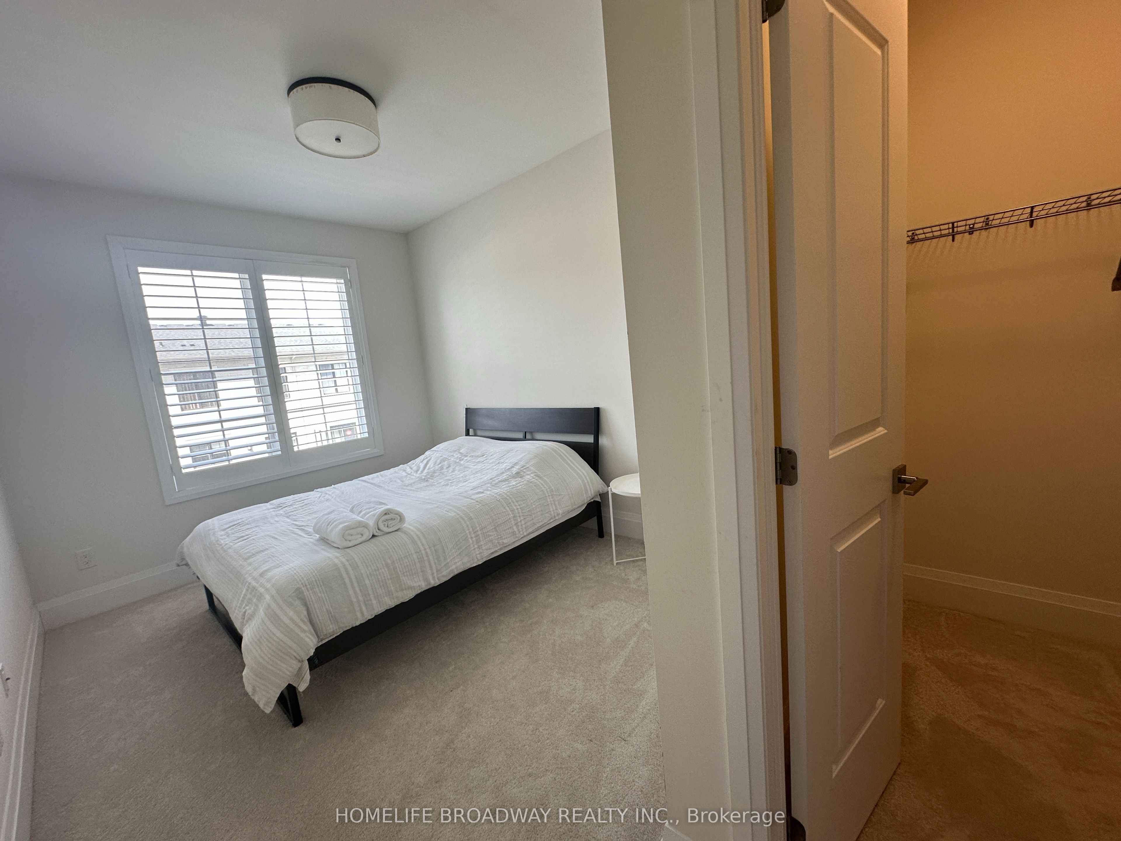 392 Highway 7 E Th7, Richmond Hill, ON L4B 0G5 photo 5