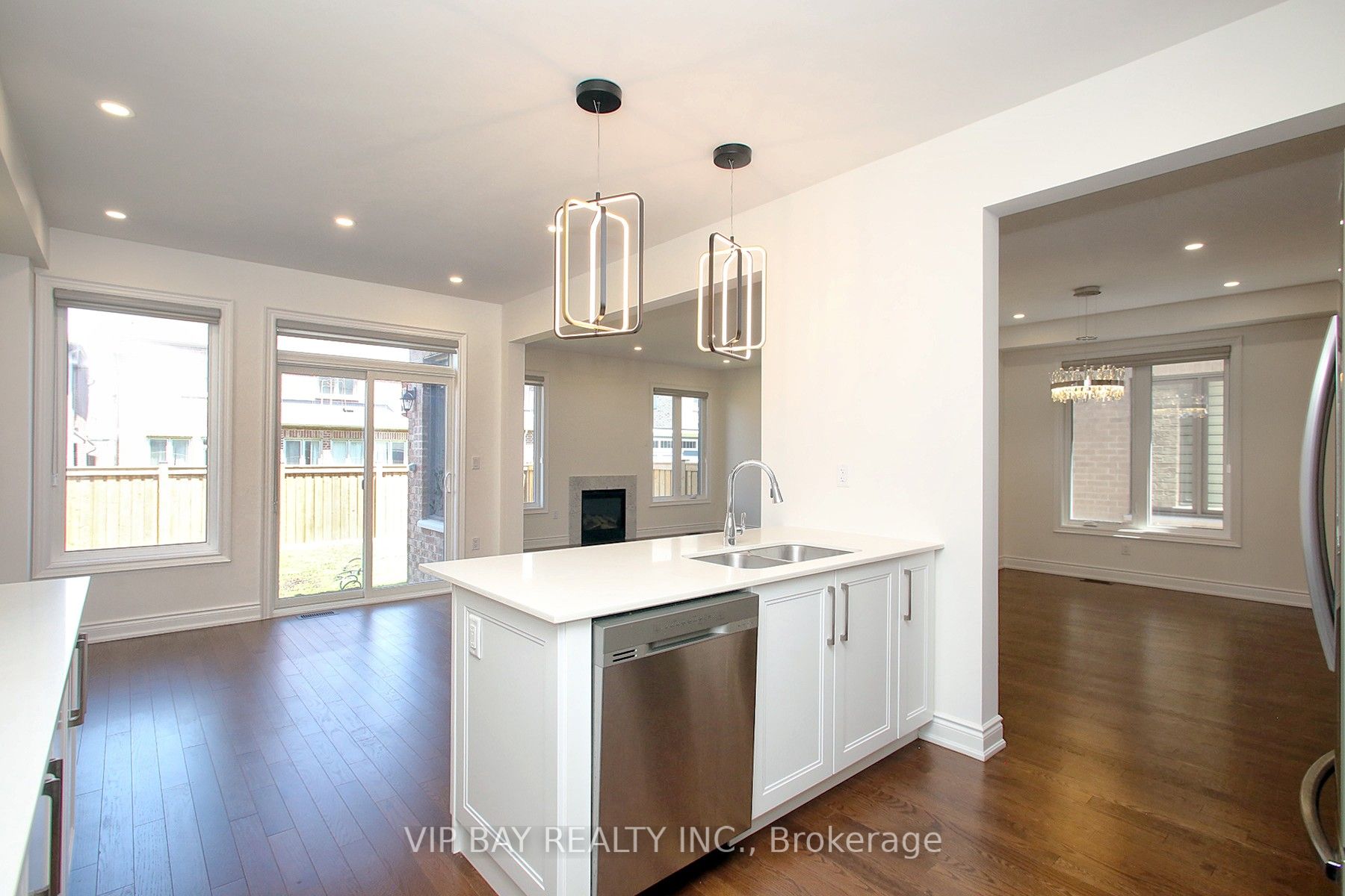 8 Tremoy Road, East Gwillimbury, ON L9N 0T4 photo 3