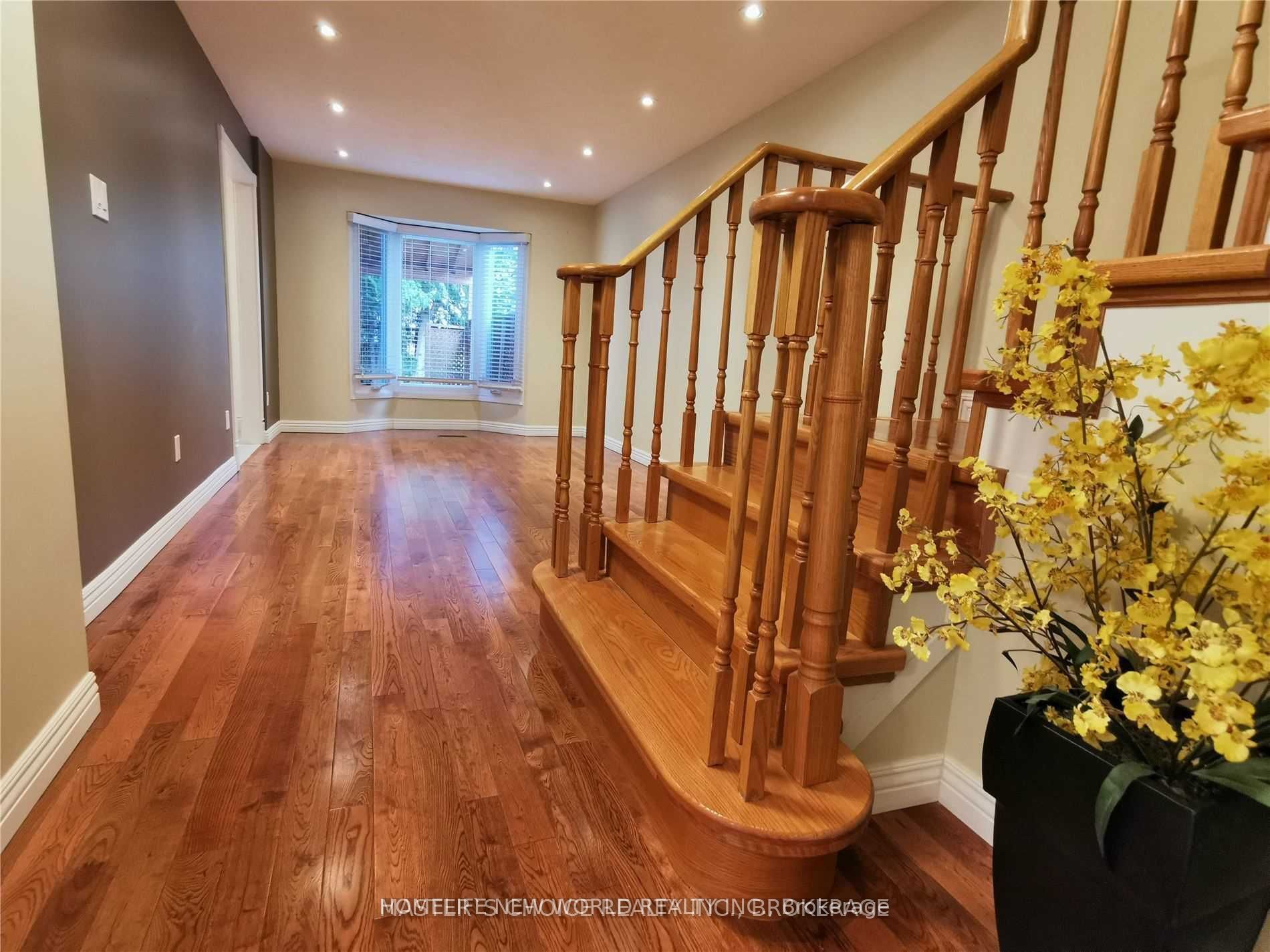 209 Winding Lane, Vaughan, ON L4J 5J6 photo 2