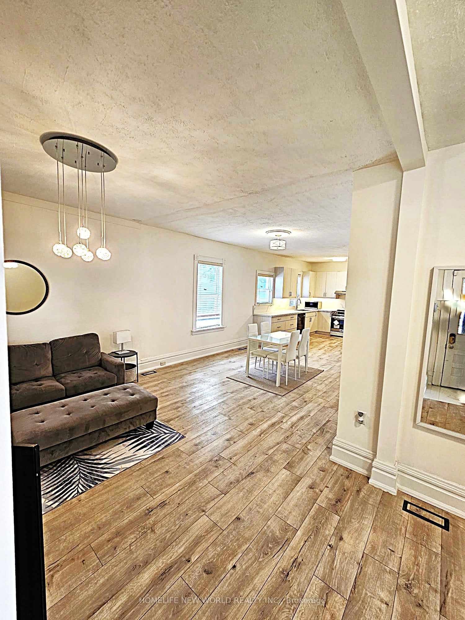 184 Prospect Street, Newmarket, ON L3Y 3T6 photo 4