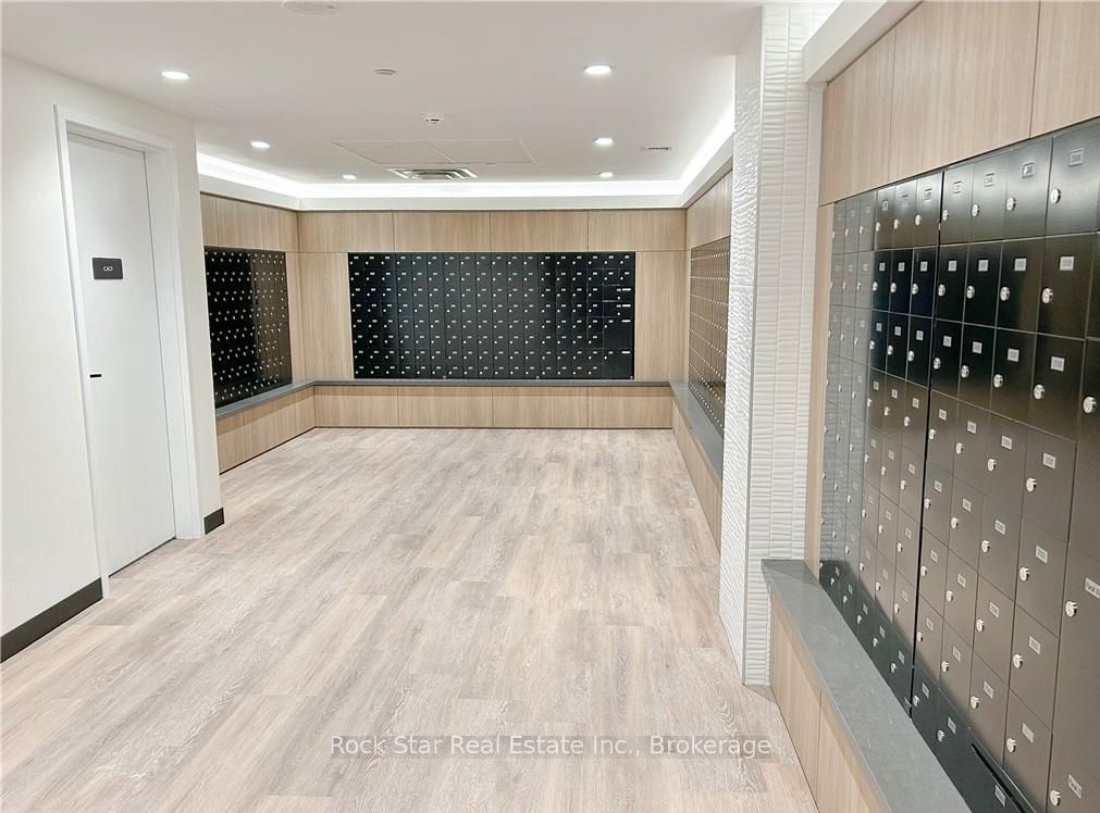 7950 Bathurst Street 629, Vaughan, ON L4J 0L4 photo 5