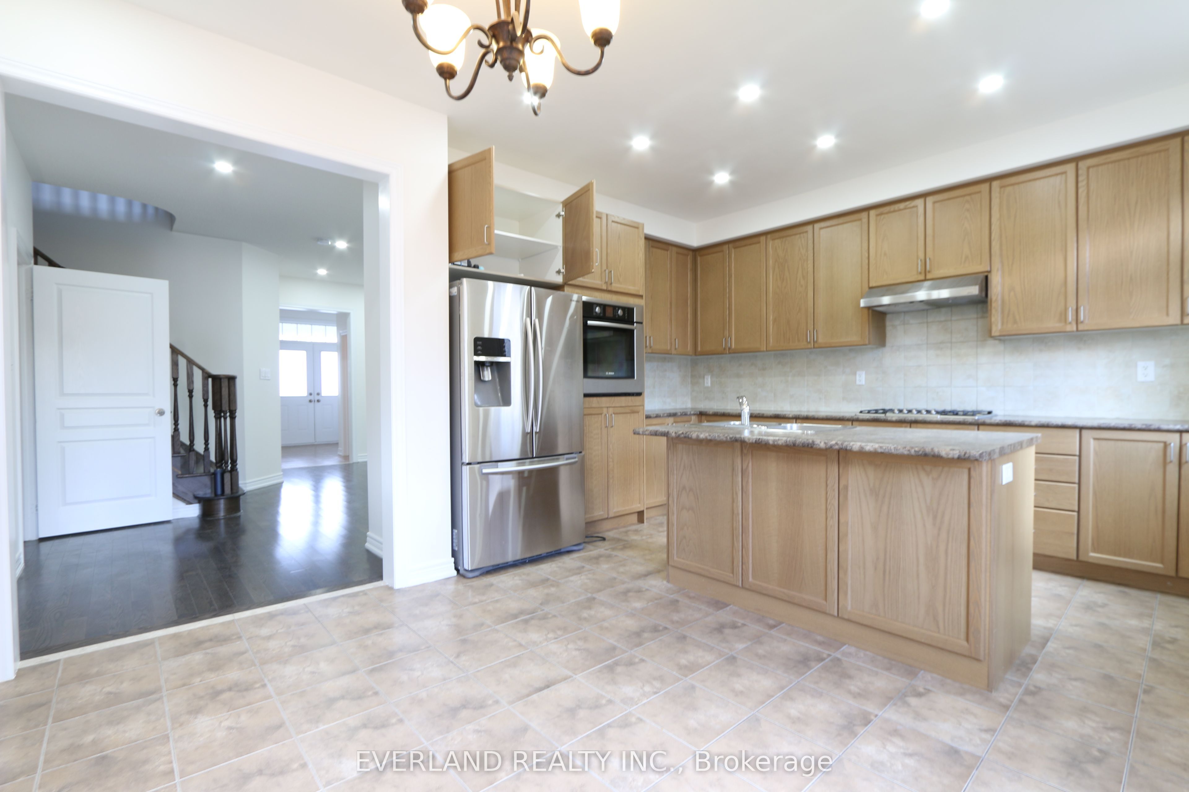 51 Lucida Court, Whitchurch-Stouffville, ON L4A 1S1 photo 3