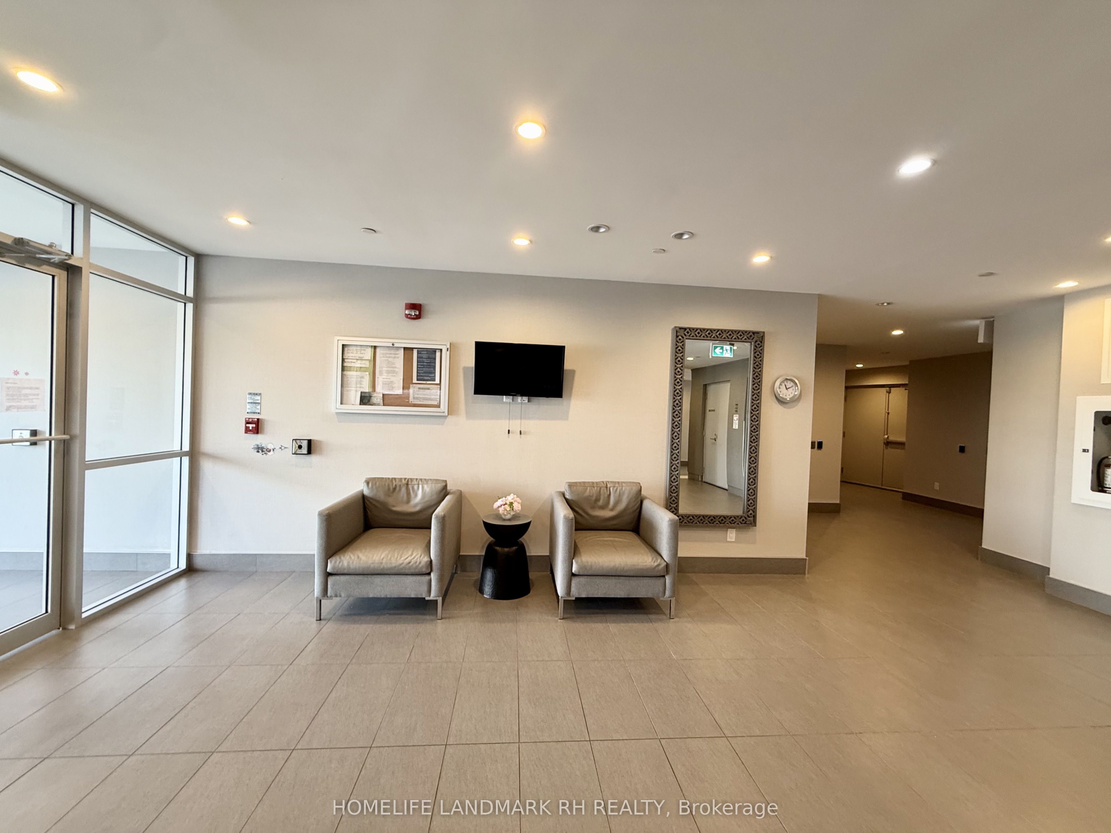58 Adam Sellers Street 312, Markham, ON L6B 1P5 photo 3