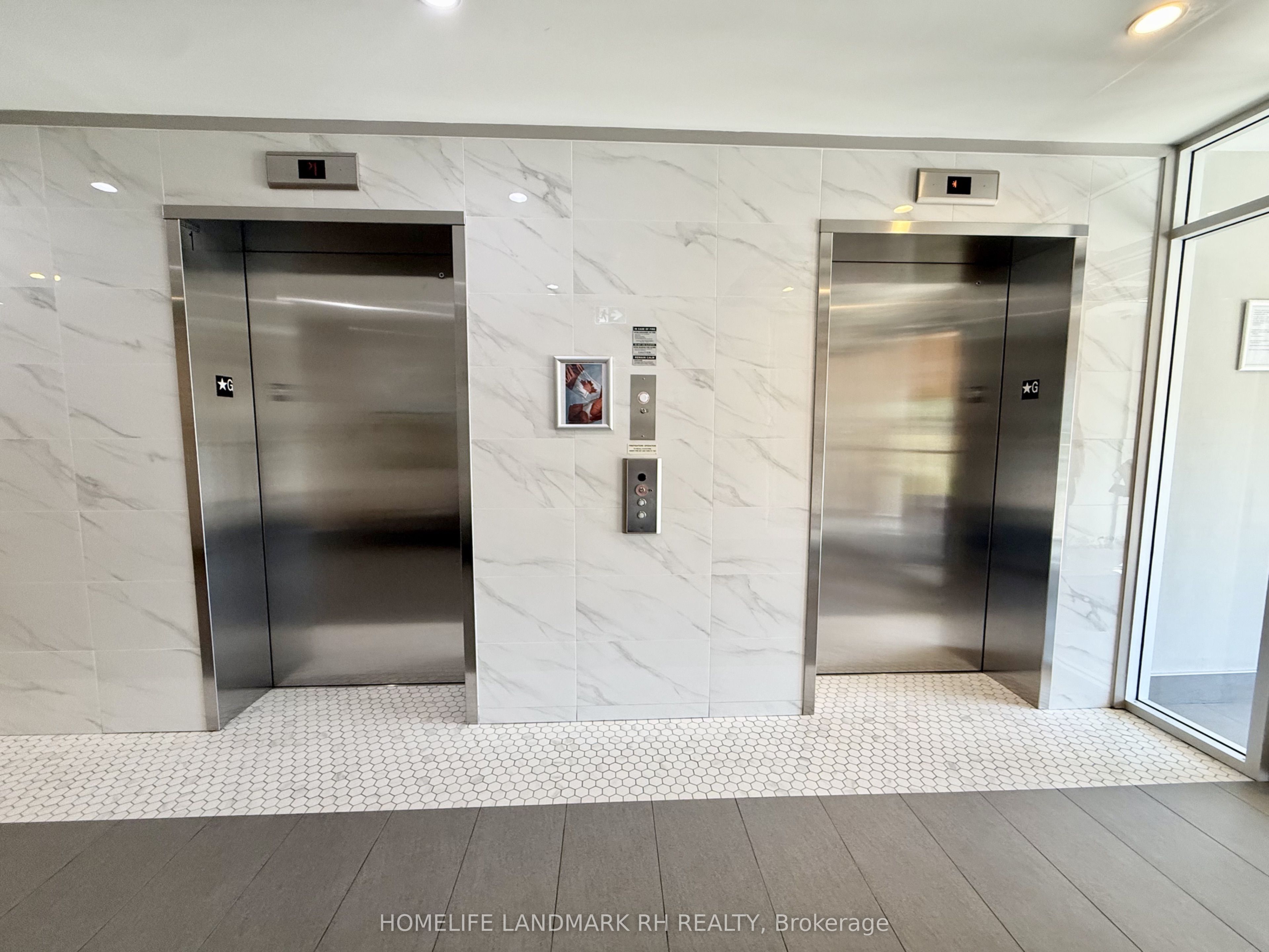 58 Adam Sellers Street 312, Markham, ON L6B 1P5 photo 4