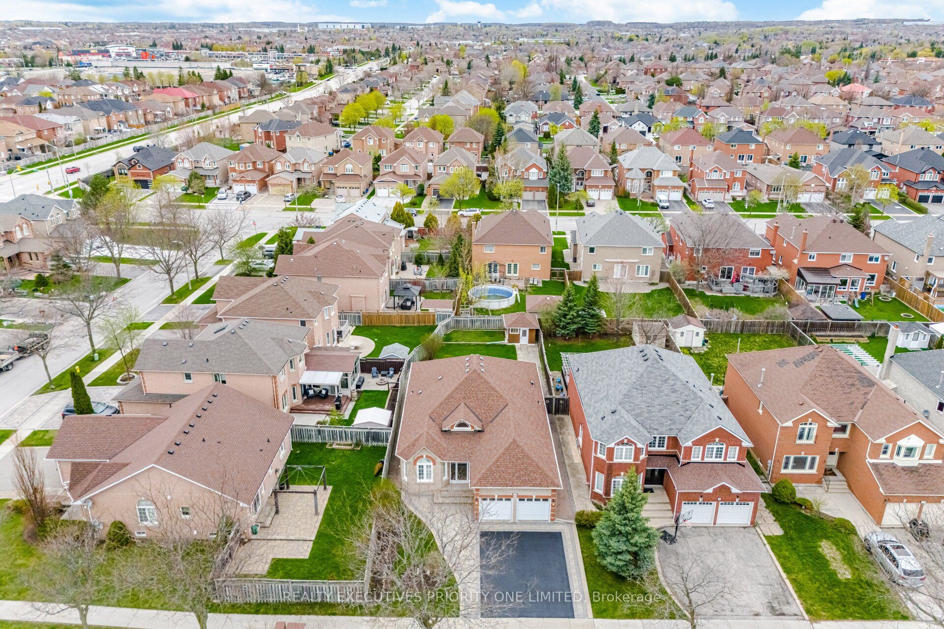 222 Caproni Drive, Vaughan, ON L6A 1X7 photo 2