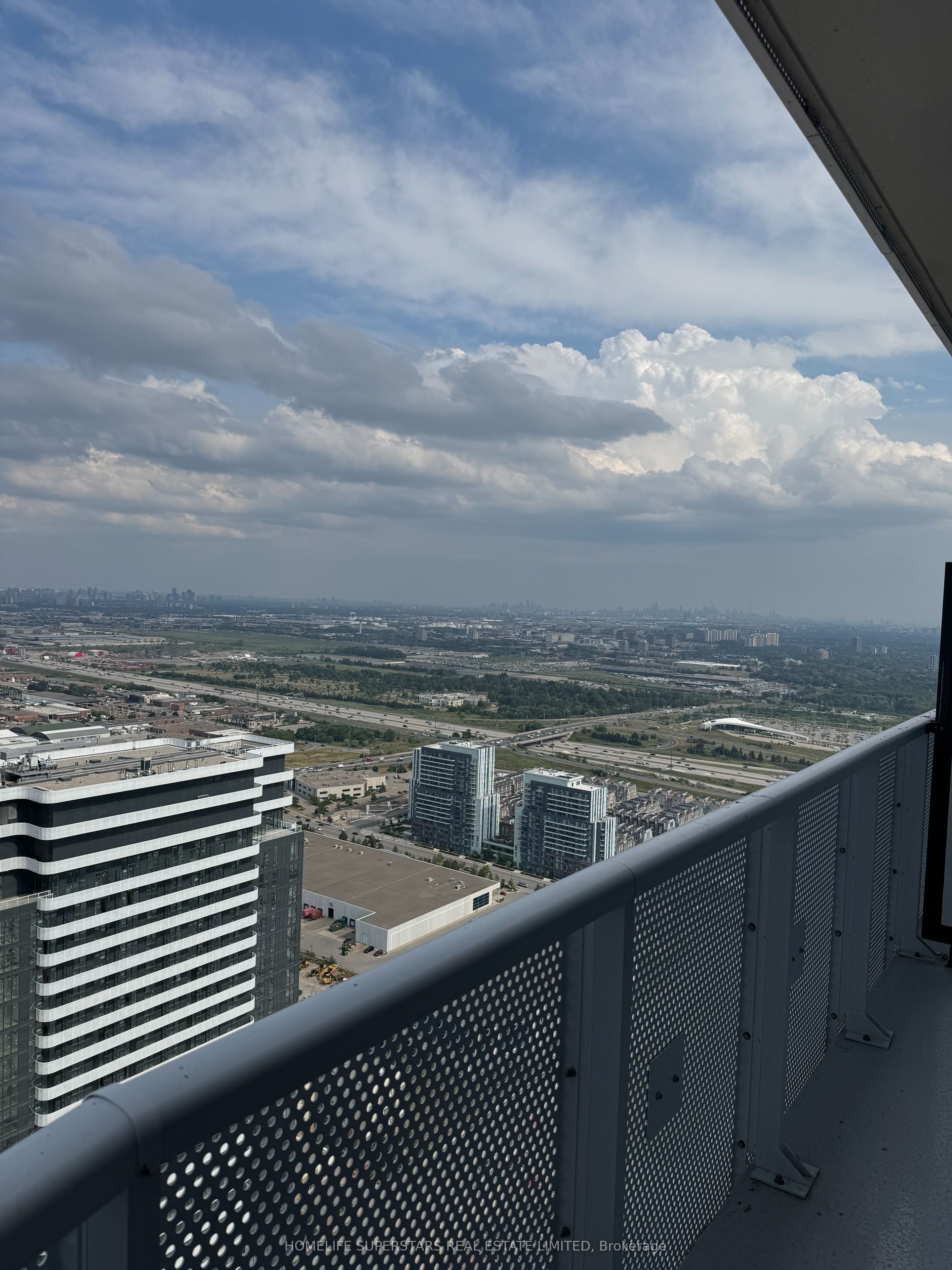 225 Commerce Street 5815, Vaughan, ON L4K 0R1 photo 5