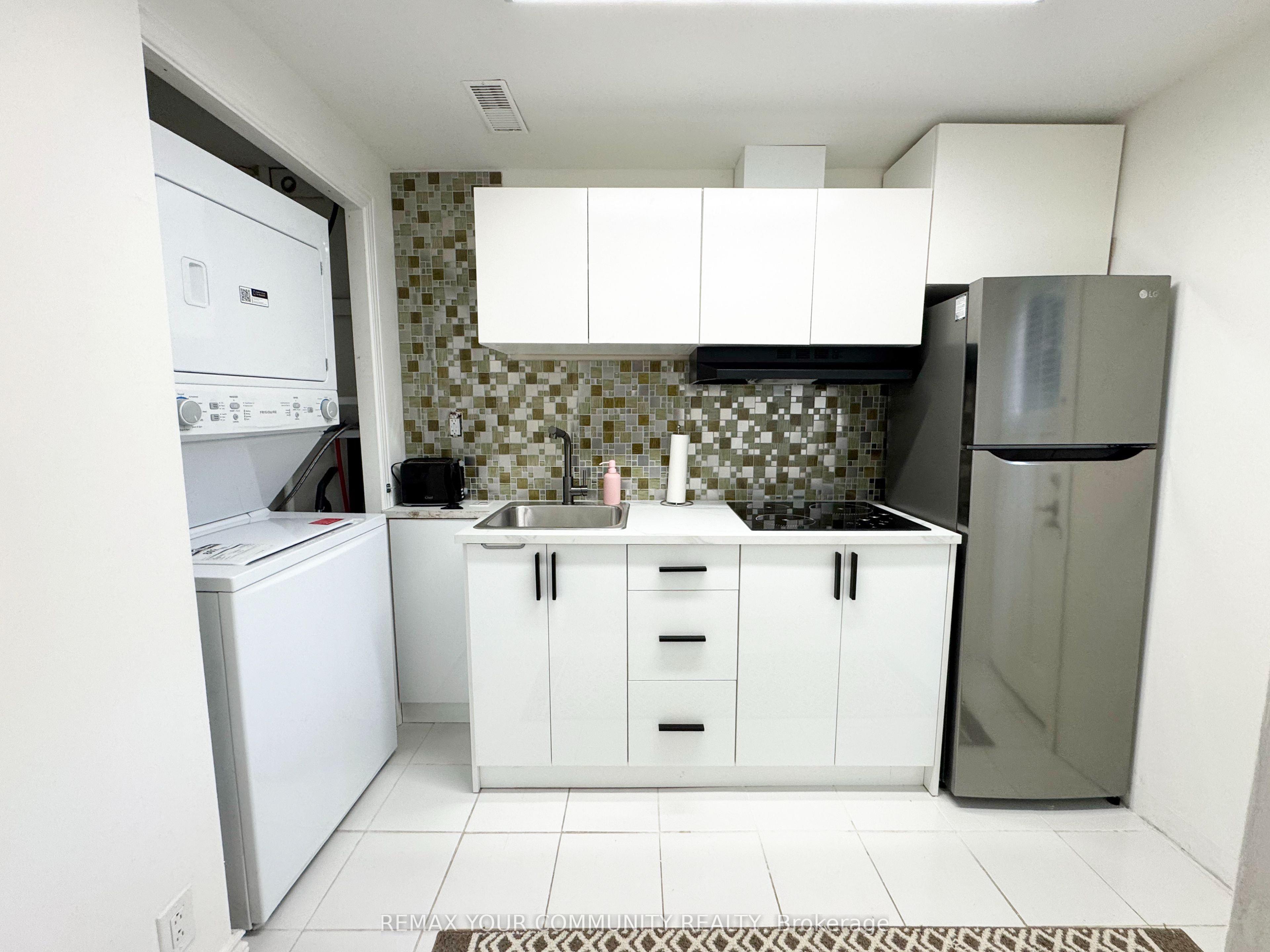 70 Bedford Park Avenue 2, Richmond Hill, ON L4C 2N8 photo 5