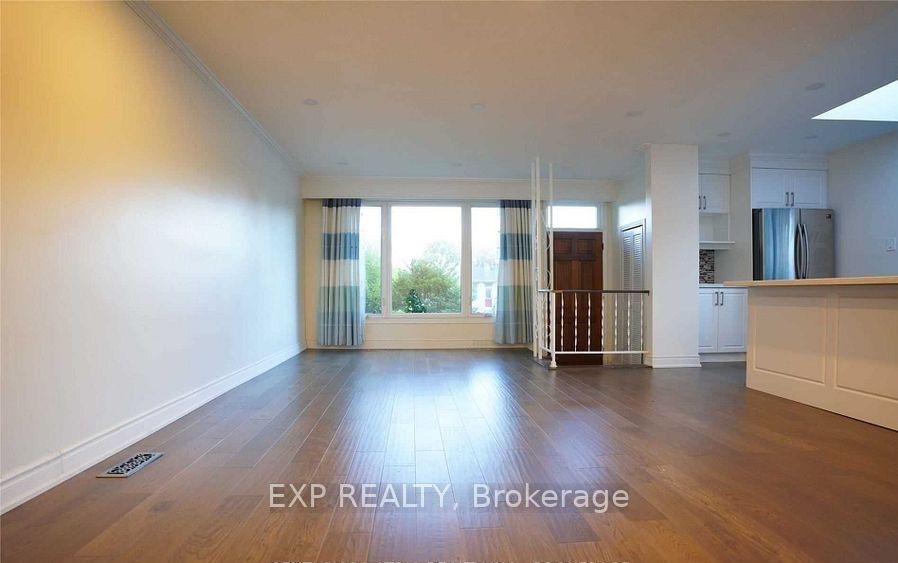 218 Ashlar Road, Richmond Hill, ON L4C 2W6 photo 3