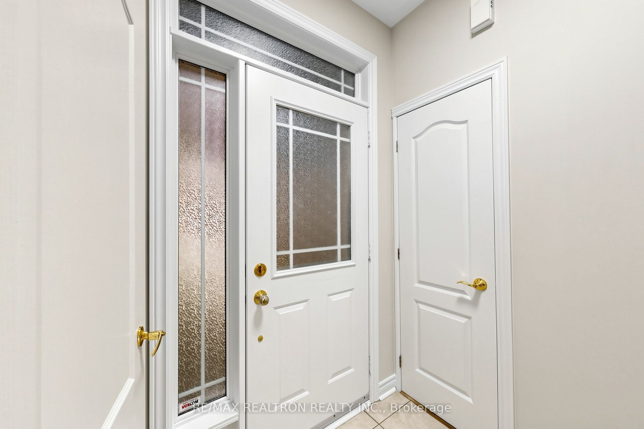 142 Mistywood Crescent W, Vaughan, ON L4J 9K3 photo 3