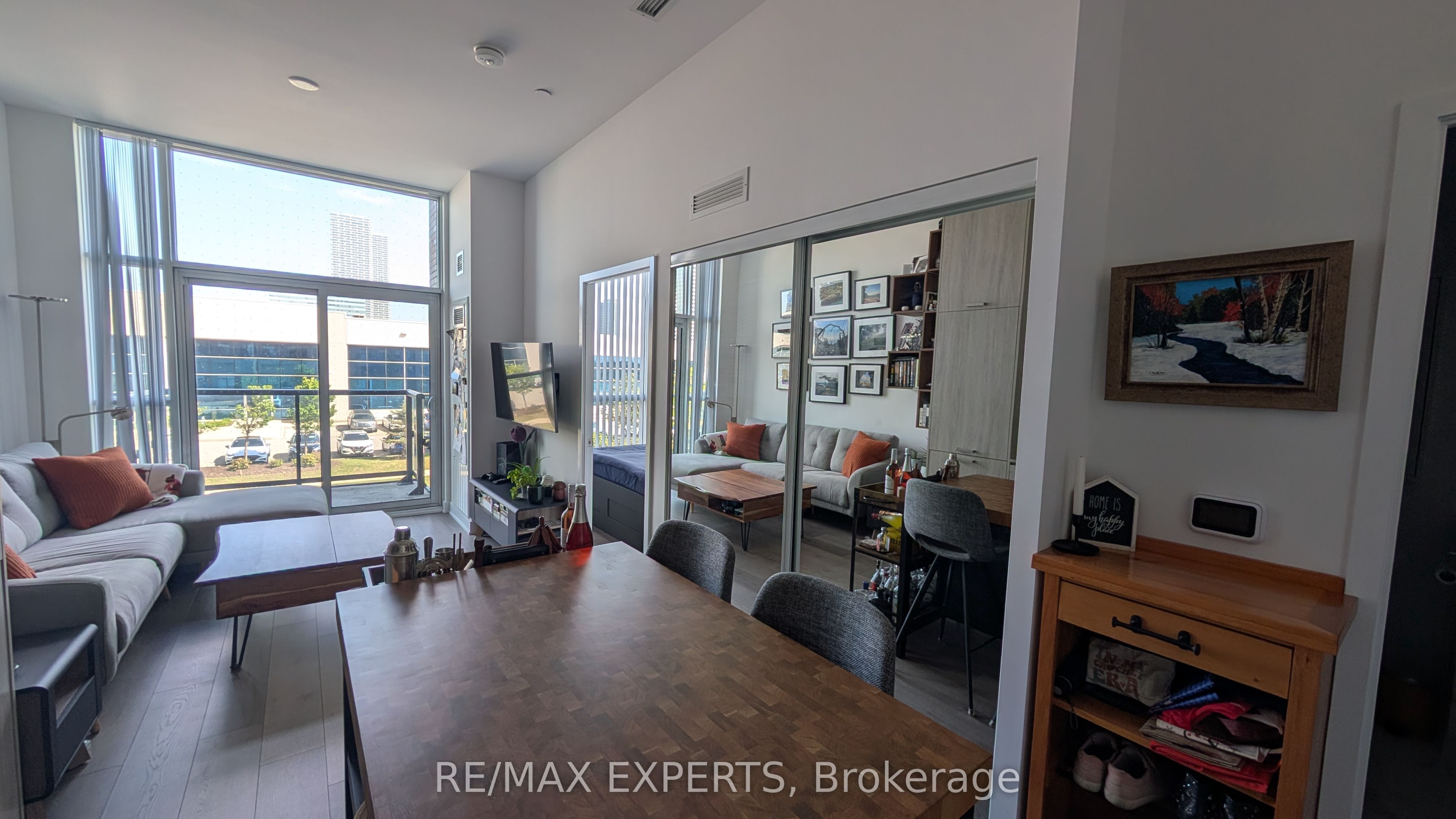 38 Honeycrisp Crescent 216, Vaughan, ON L4K 0M8 photo 3