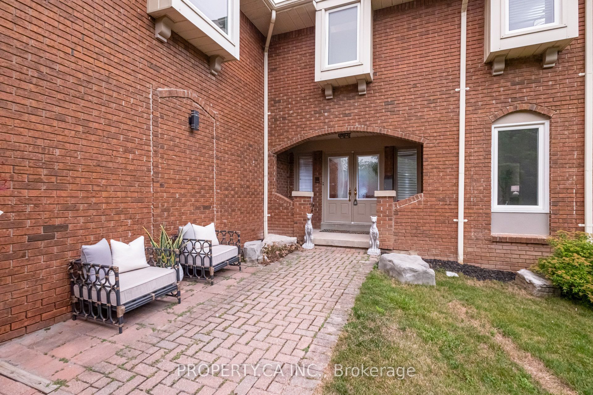 143 Cambridge Crescent, Richmond Hill, ON L4C 6G1 photo 5