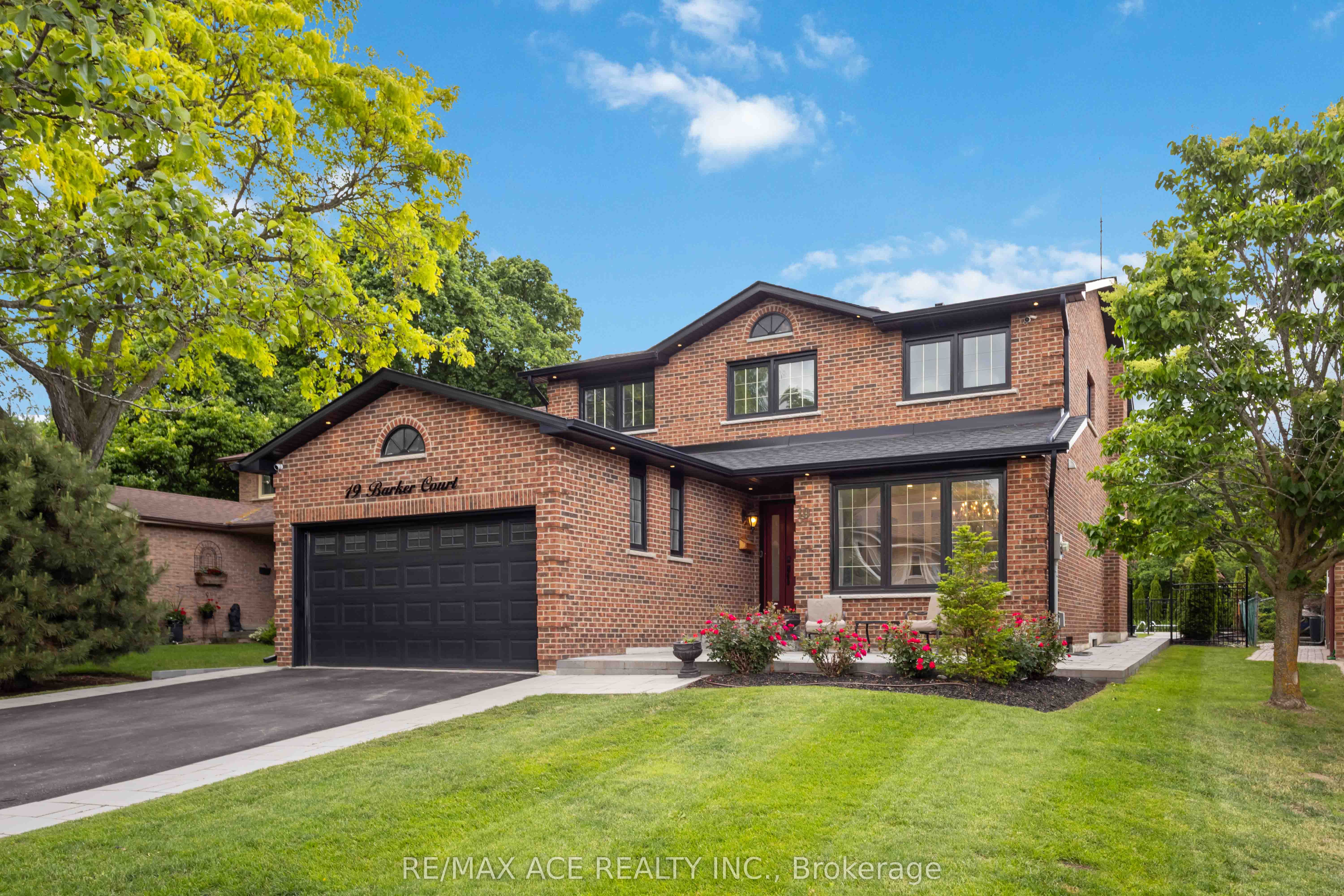 19 Barker Court, Markham, ON L3P 3X9 photo 2