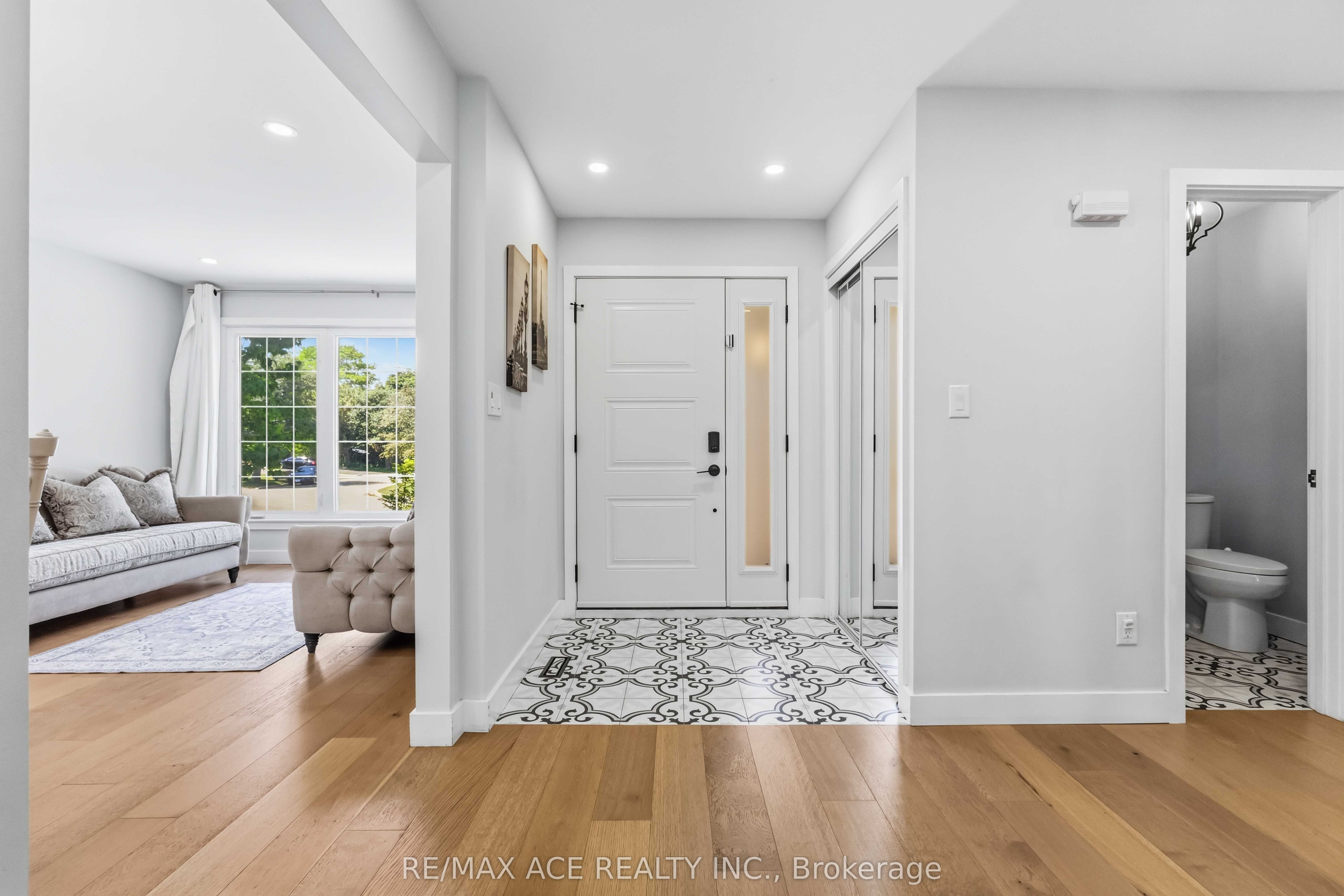 19 Barker Court, Markham, ON L3P 3X9 photo 4