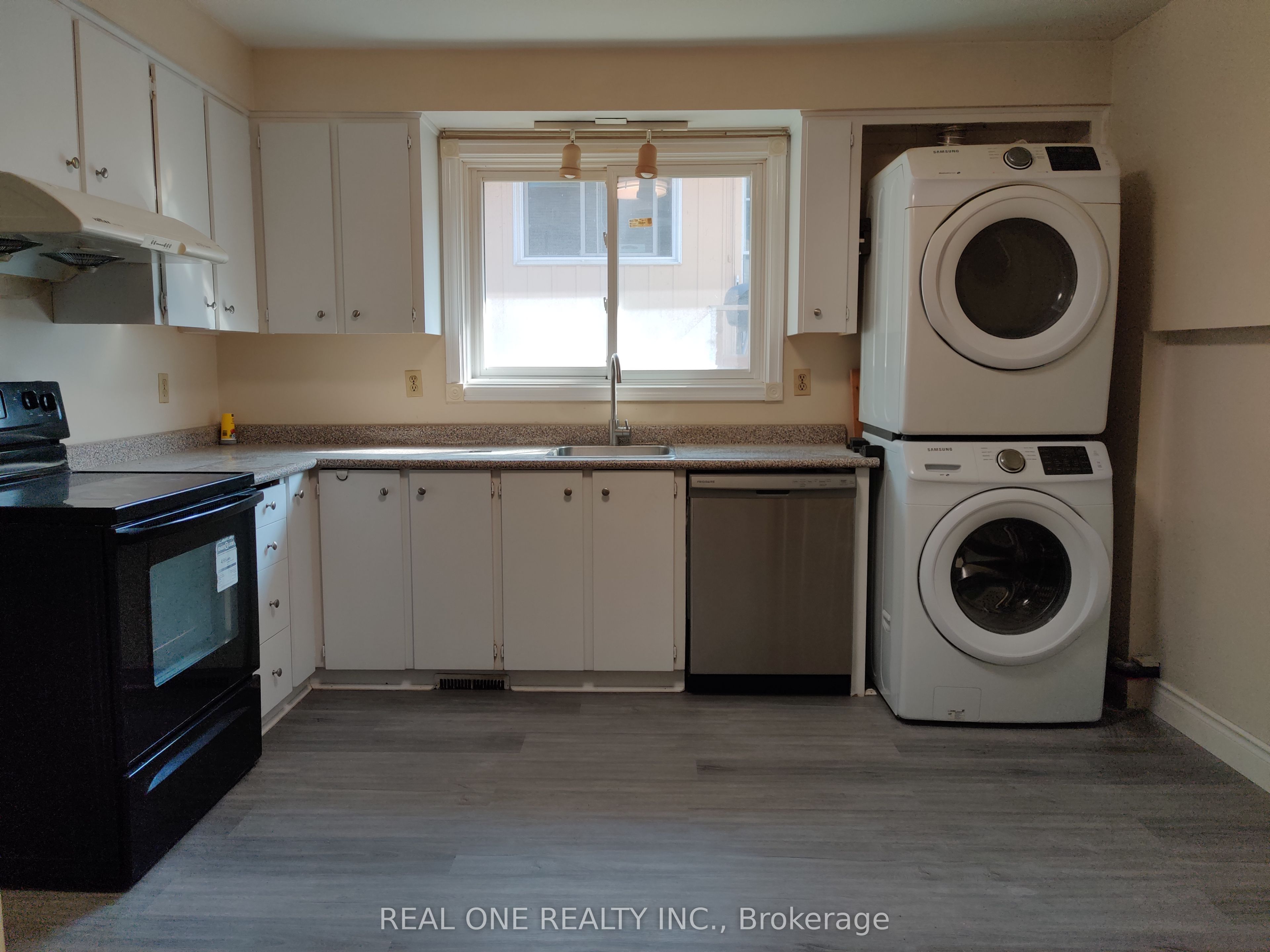 93 Southdale Drive Upper, Markham, ON L3P 1K1 photo 2