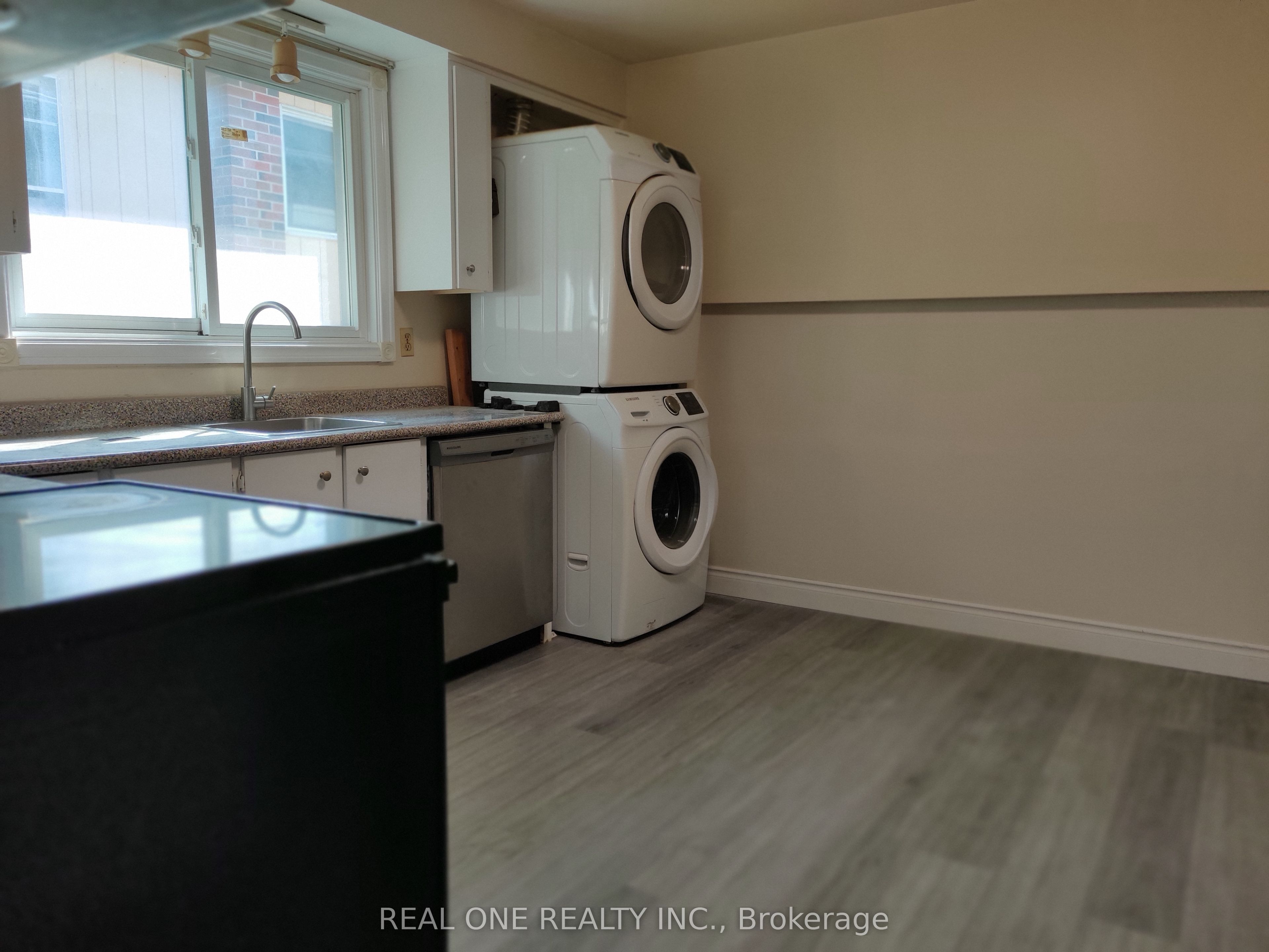 93 Southdale Drive Upper, Markham, ON L3P 1K1 photo 4