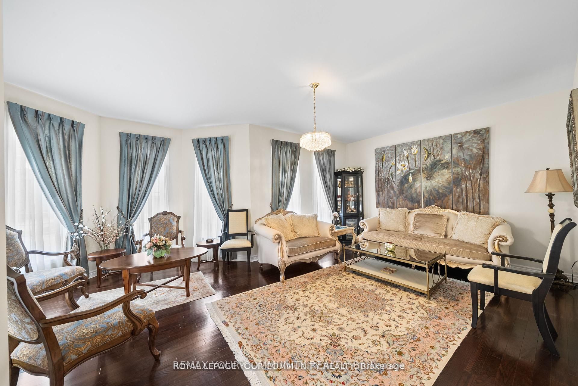108 Headwater Crescent, Richmond Hill, ON L4E 0T2 photo 3