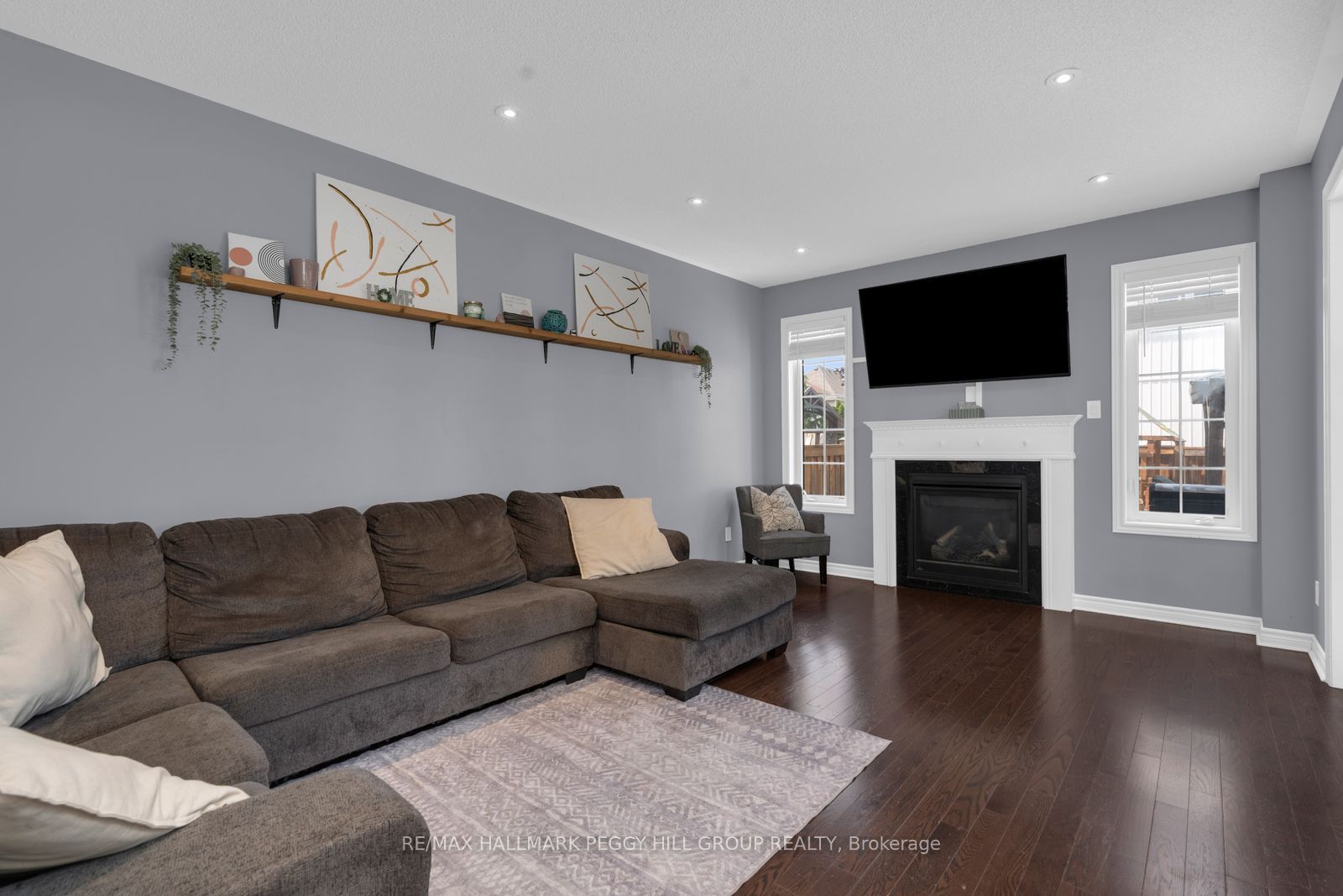 124 Latimer Avenue, Essa, ON L3W 0M9 photo 2