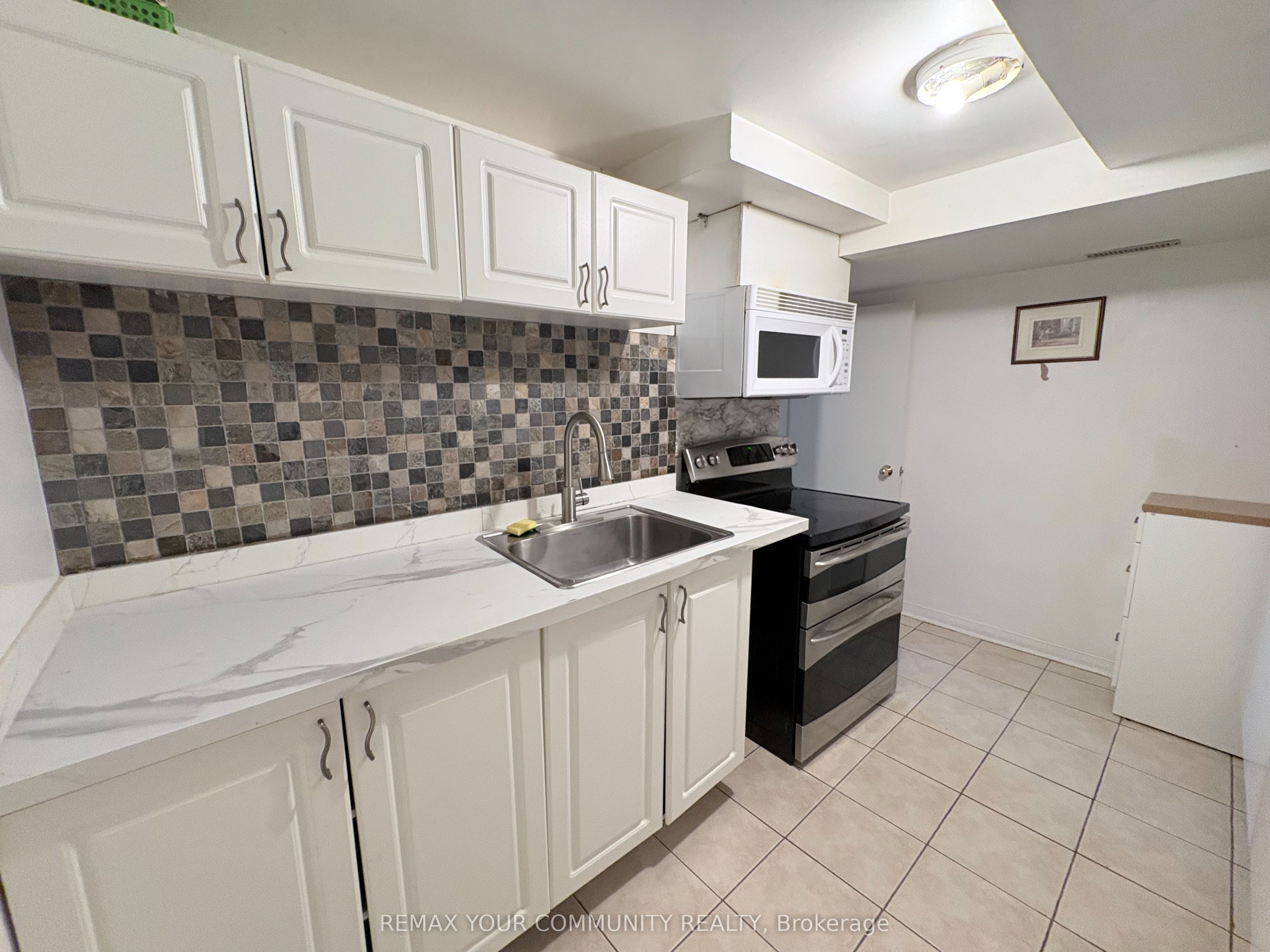 58 King's Cross Avenue Basement, Richmond Hill, ON L4B 2S8 photo 3