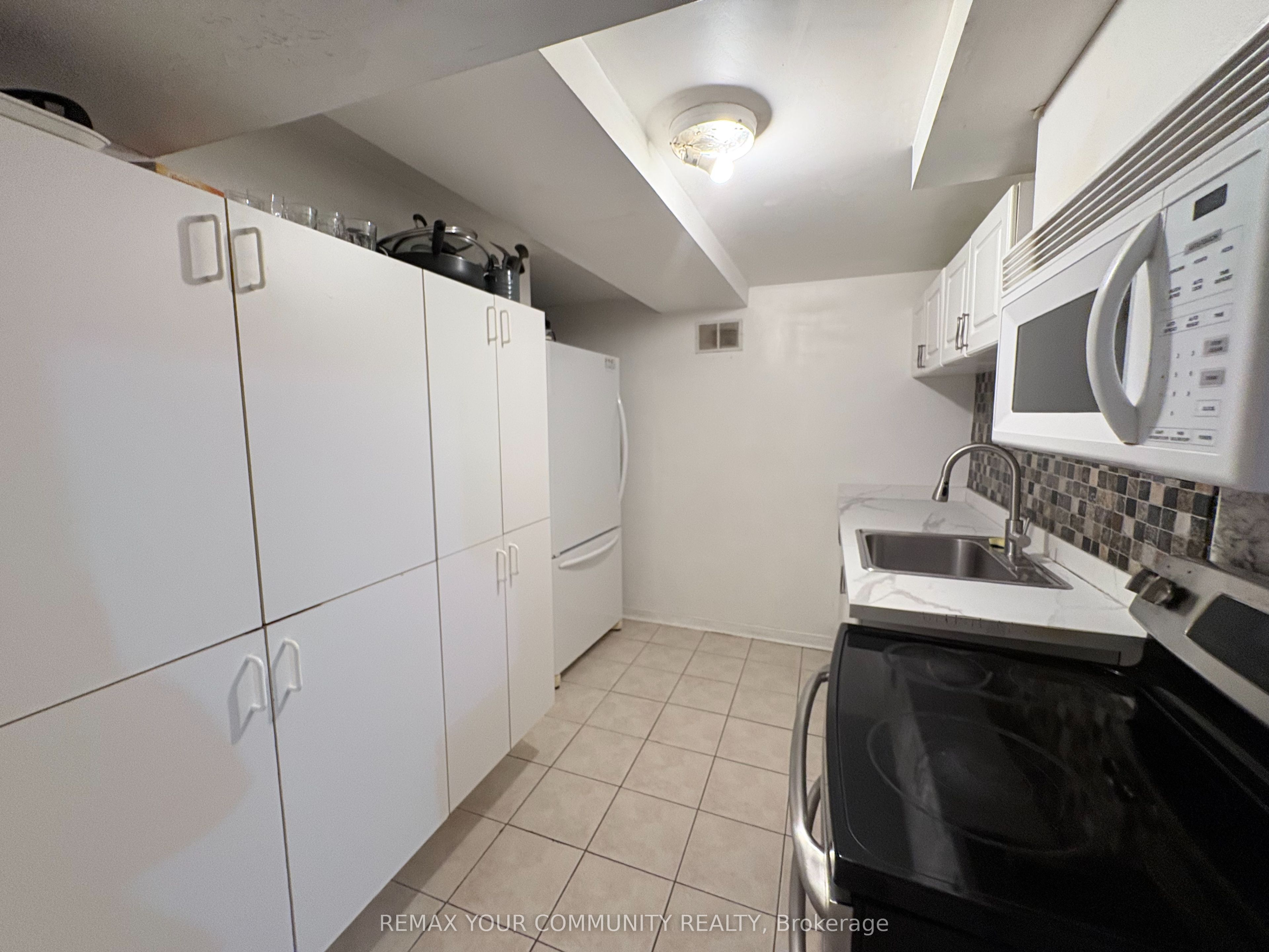 58 King's Cross Avenue Basement, Richmond Hill, ON L4B 2S8 photo 4