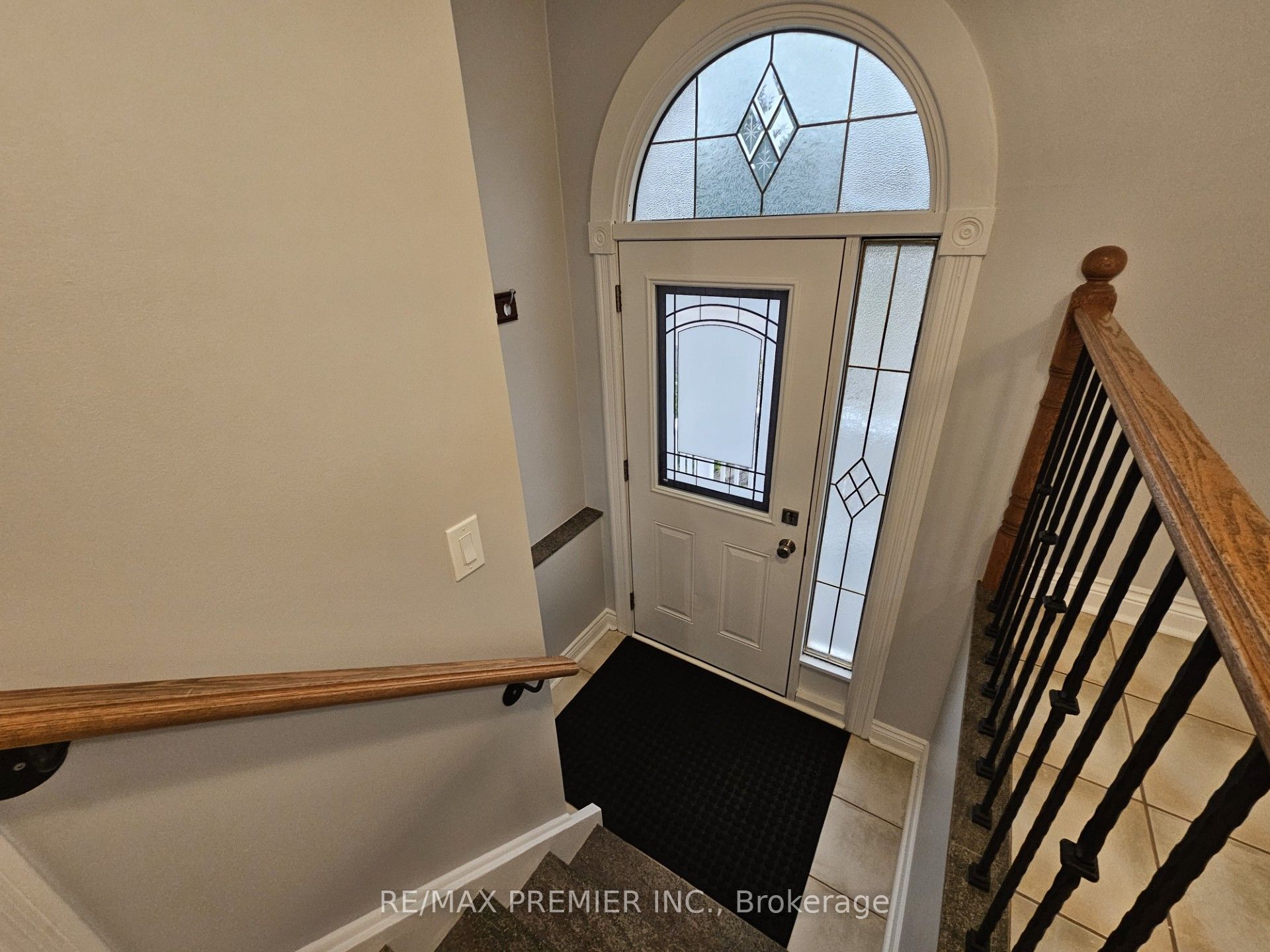 99 Albany Drive Main Floor, Vaughan, ON L4L 2X6 photo 2