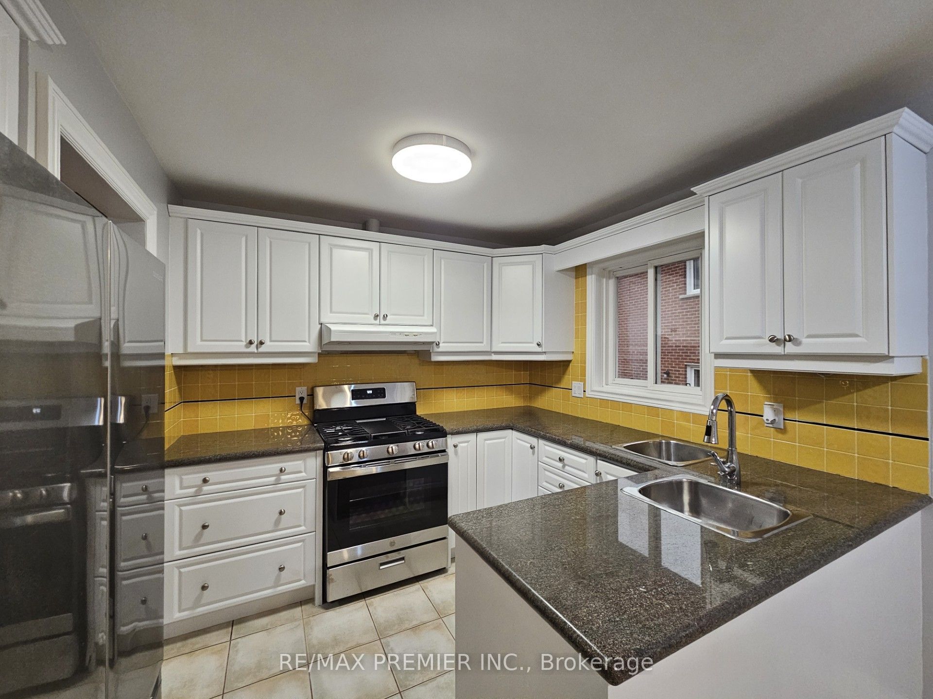 99 Albany Drive Main Floor, Vaughan, ON L4L 2X6 photo 3