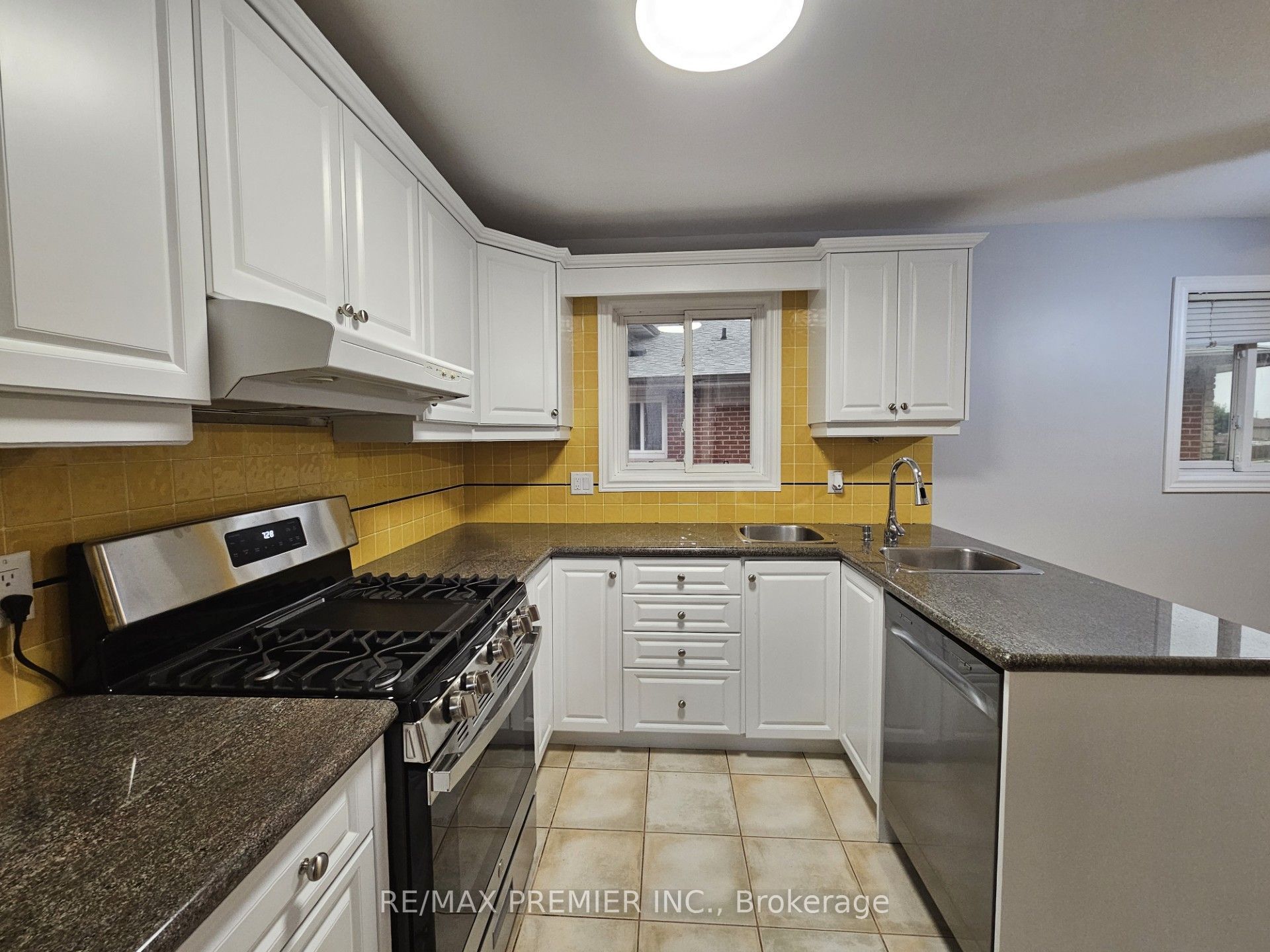 99 Albany Drive Main Floor, Vaughan, ON L4L 2X6 photo 4