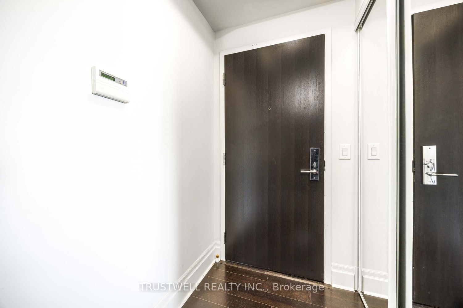 151 Upper Duke Crescent 1207, Markham, ON L6G 0E1 photo 2