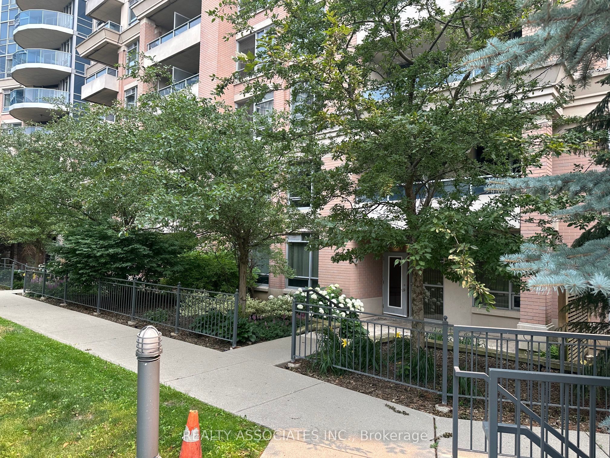 23 Cox Boulevard 181, Markham, ON L3R 4G1 photo 3