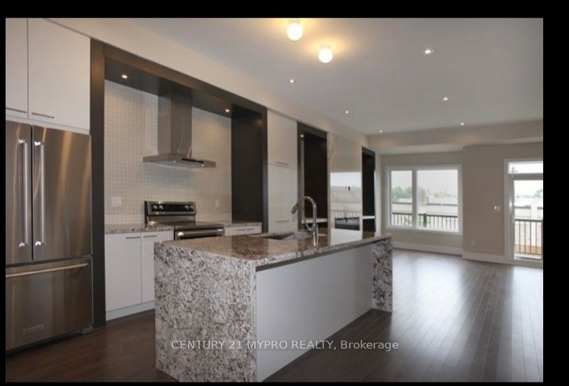 12 Ambler Lane, Richmond Hill, ON L4C 0Z8 photo 2