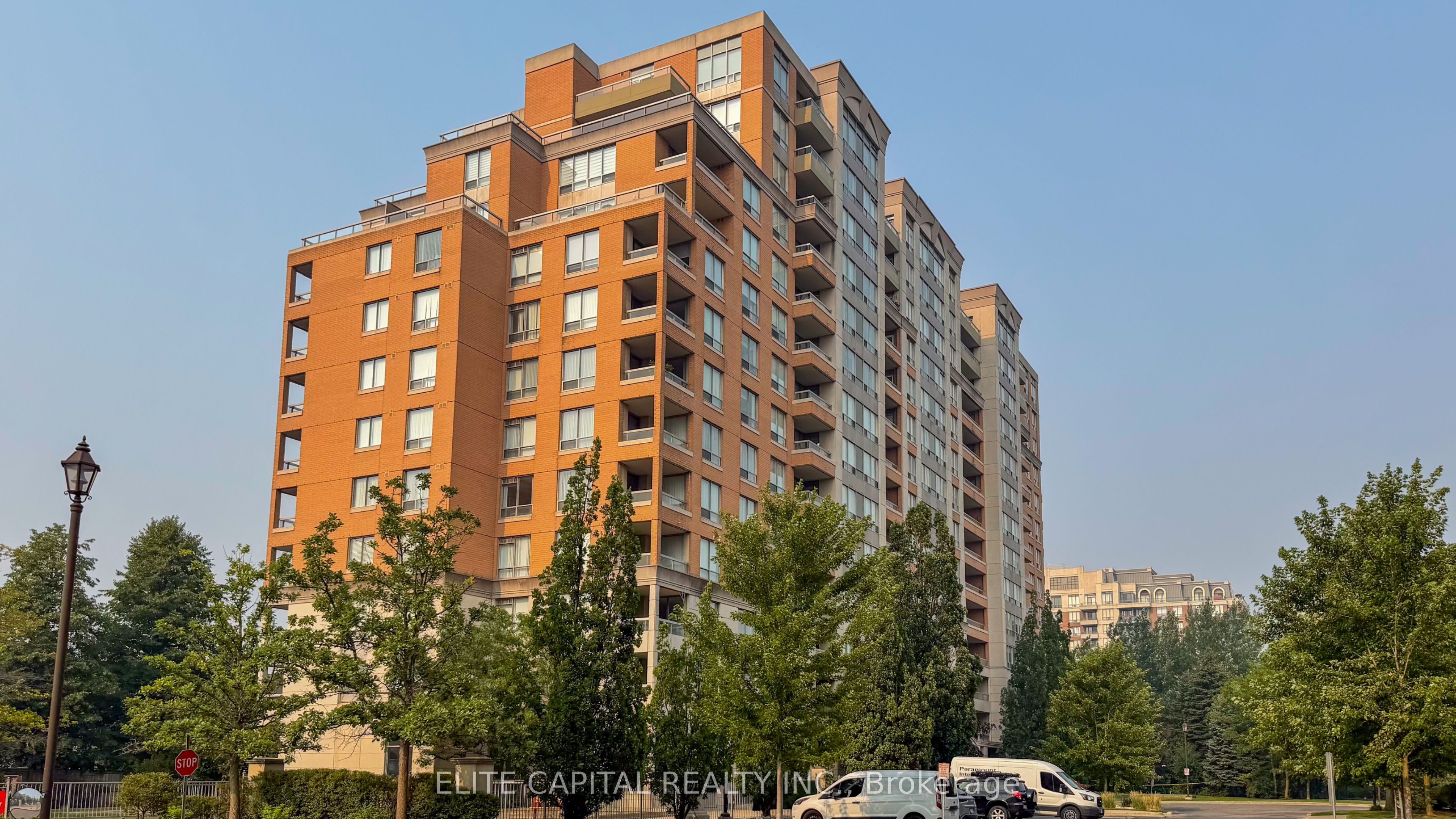 29 Northern Heights Drive 1205, Richmond Hill, ON L4B 4L8 photo 2