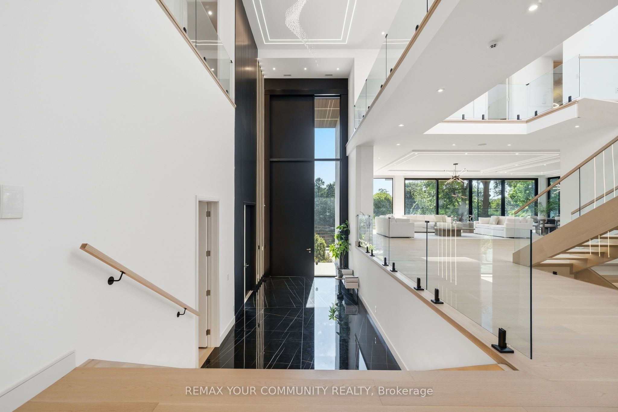 35 Riverside Boulevard, Vaughan, ON L4J 1H5 photo 5