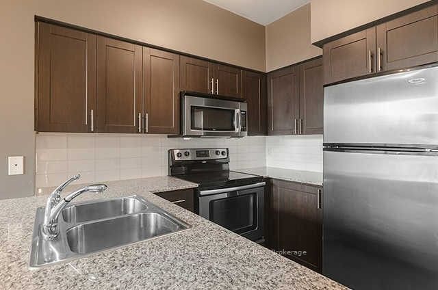 20 North Park Road 106, Vaughan, ON L4J 0G7 photo 2