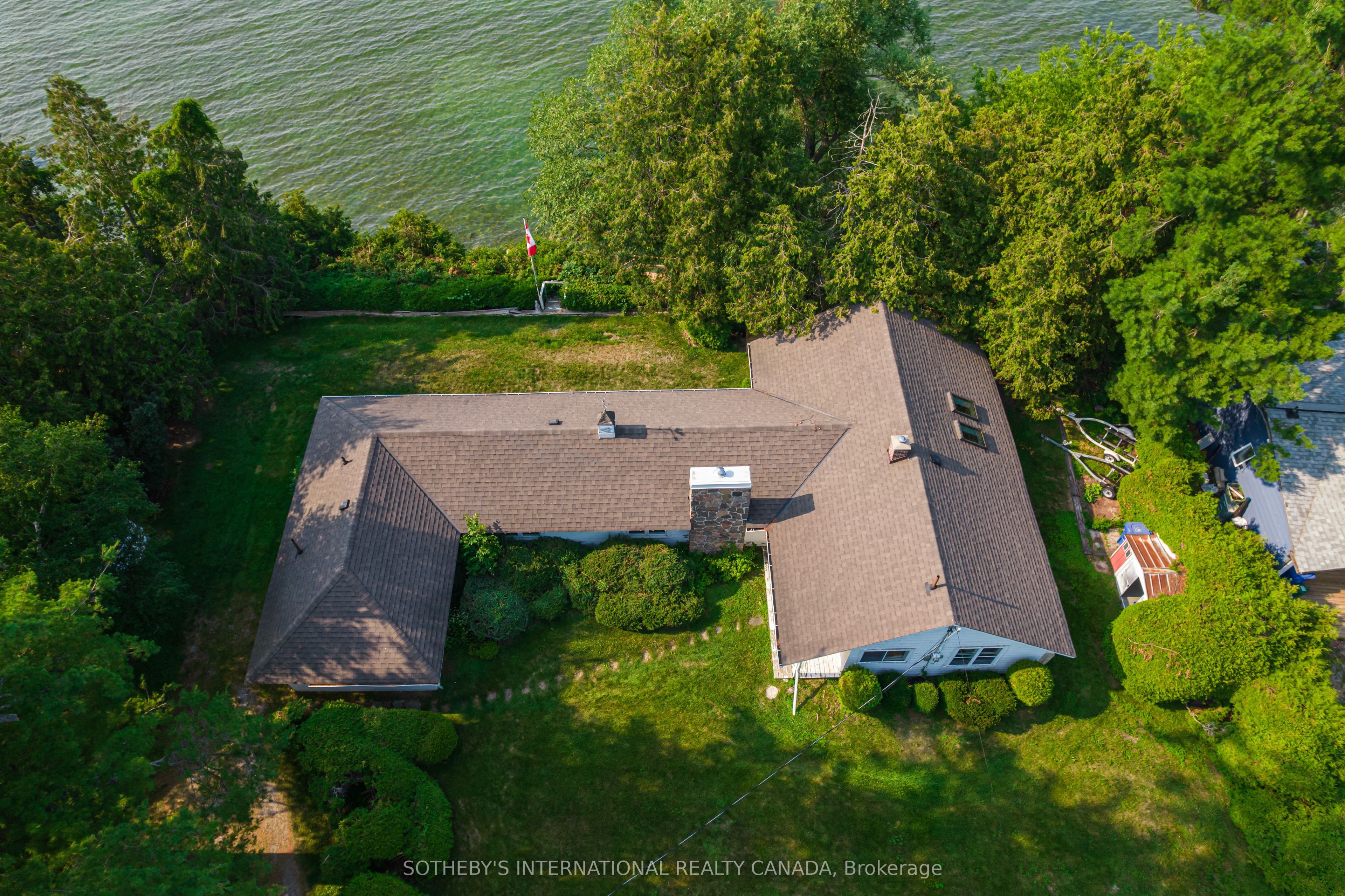 104 Hedge Road, Georgina, ON L0E 1R0 photo 4