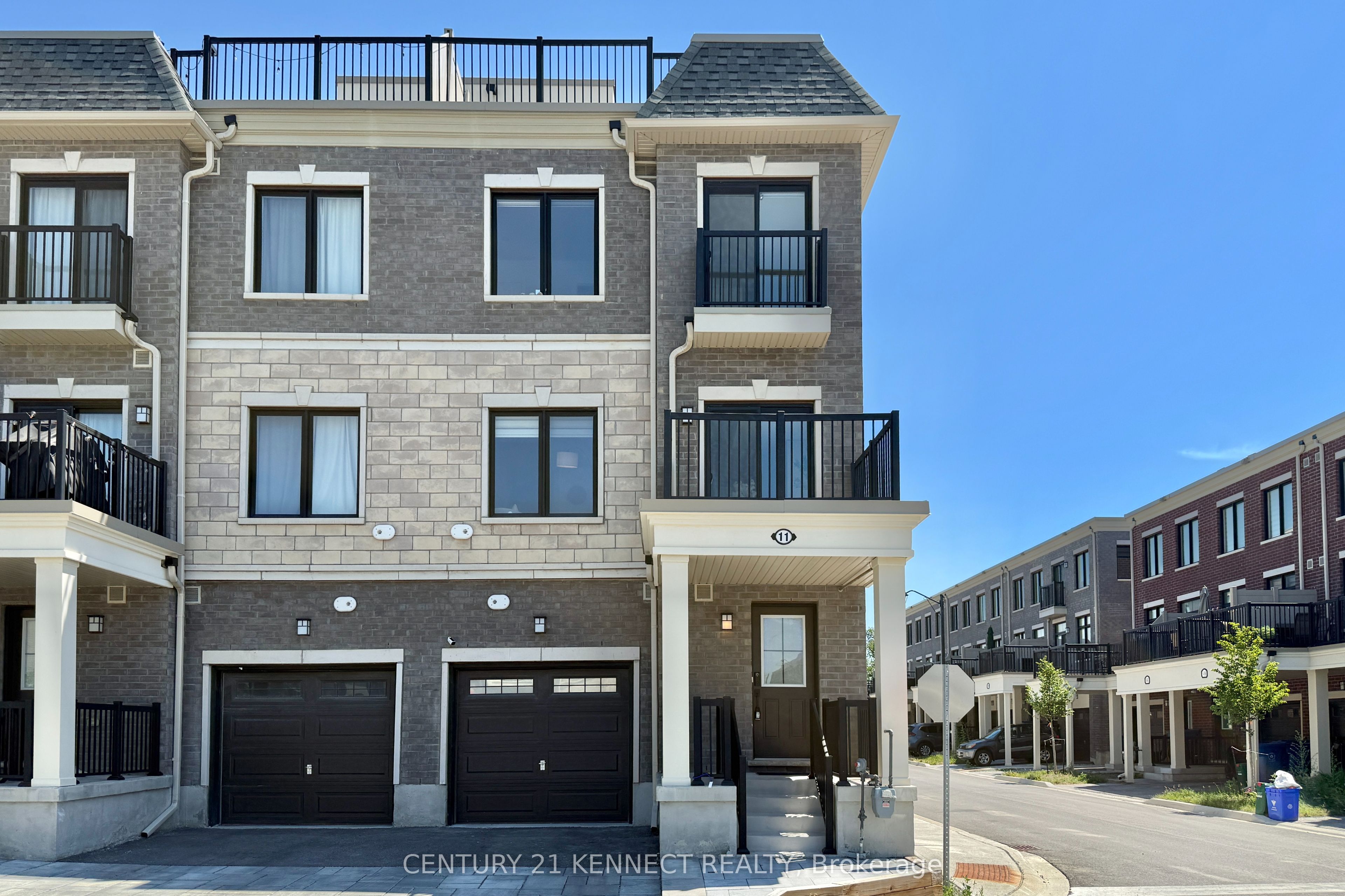 11 Canton Lane, Whitchurch-Stouffville, ON L4A 4W8 photo 2
