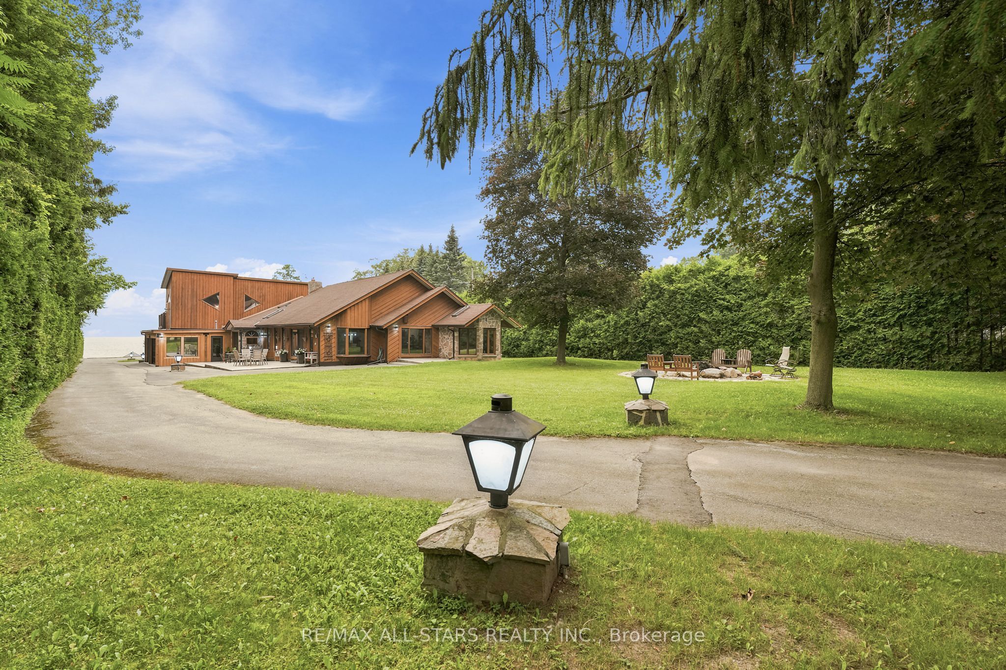 664 Lake Drive N, Georgina, ON L0E 1P0 photo 3